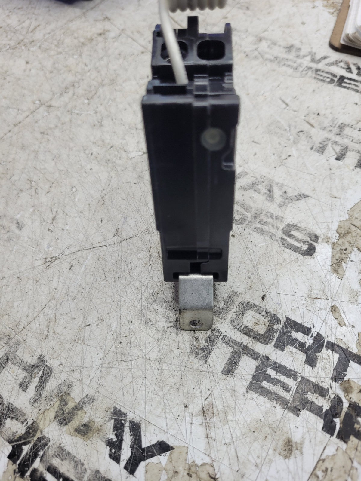 NEW BA115AFC - Siemens - 15 Amp AFCI Circuit Breaker Bolt-On - 15 Amp - 1 Pole