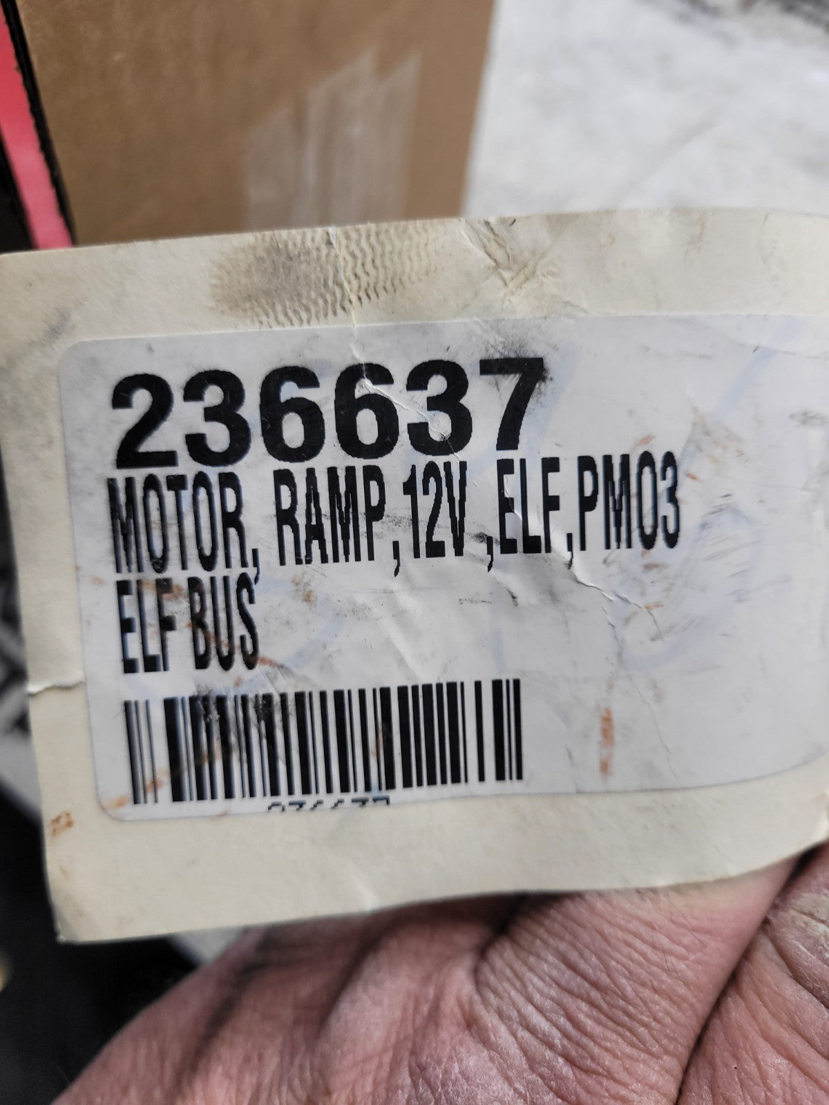NEW 011-500-9202 BISON GEAR MOTOR 1/15 HP 12 VDC 7.2A 3.7RPM 1100 INLBS