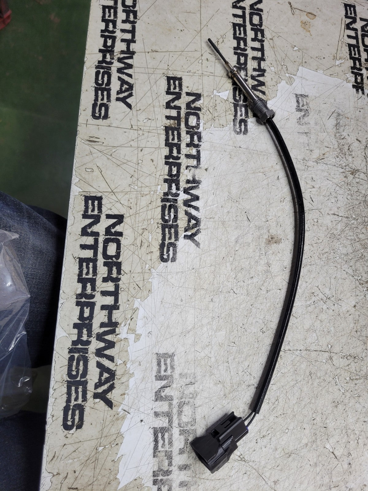 NEW CAT 377-6963 CATERPILLAR TEMPERATURE SENSOR 3776963