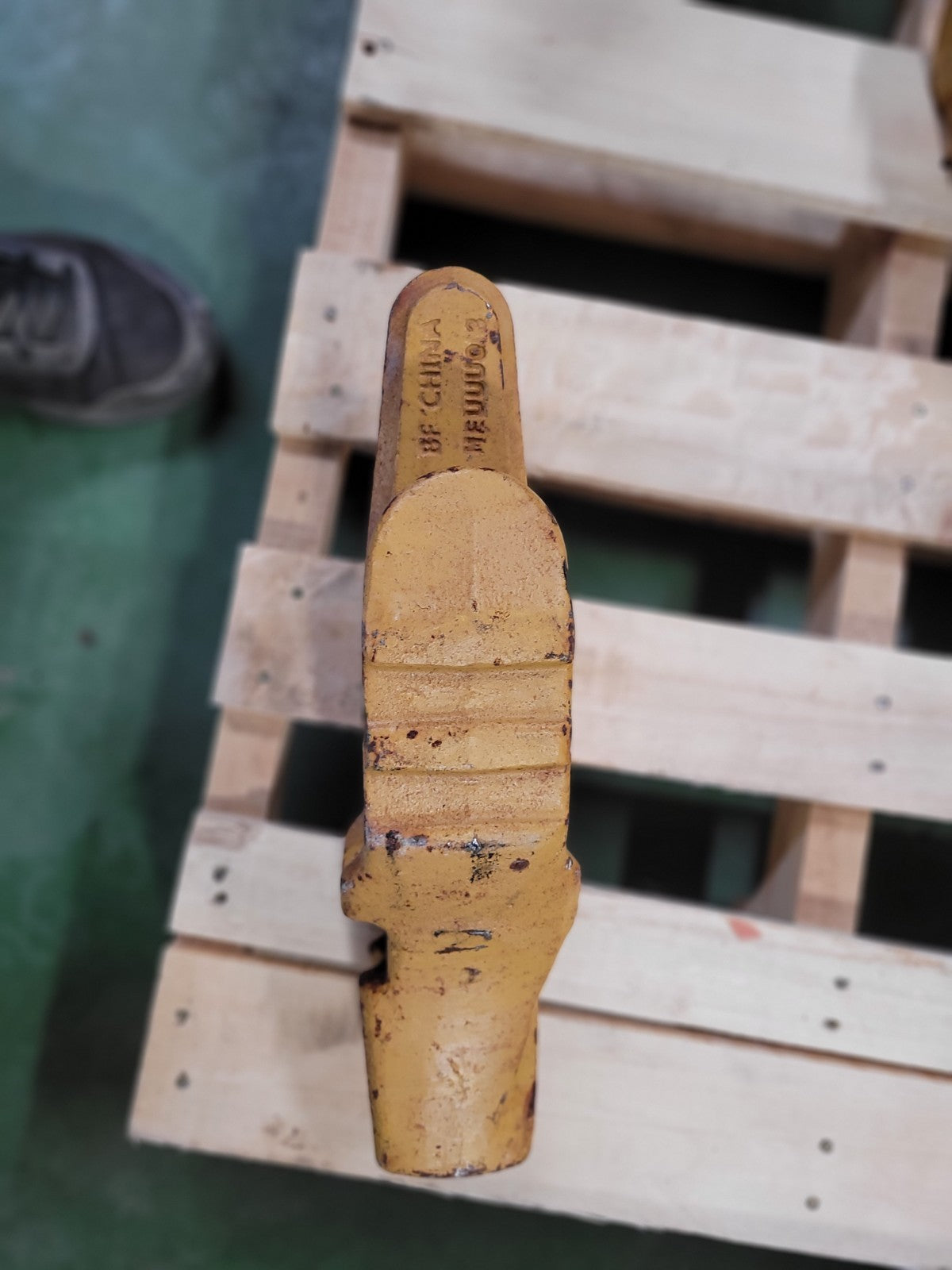 NEW CATERPILLAR BUCKET TOOTH ADAPTER 222-1095 2221095 Weld-On K90 Two Strap