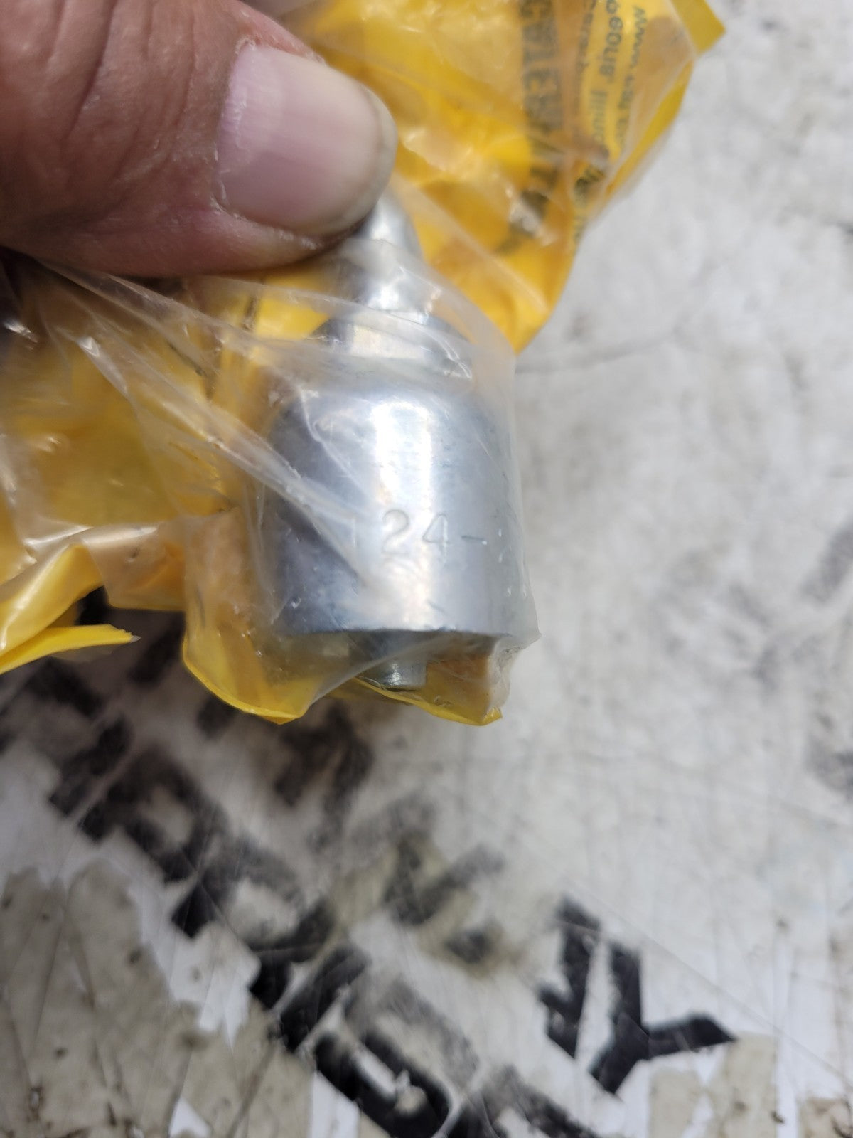 NEW CAT 124-2275 CATERPILLAR M16 X 1.5 HYDRAULIC FITTING DIN – 90 Degree Female