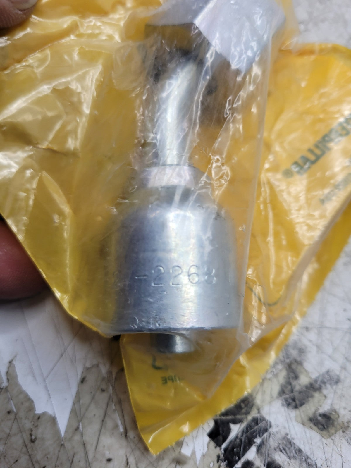 NEW CAT 124-2268 1242268 Hydraulic DIN 45 Degree Female Swivel Fitting M22 X 1.5