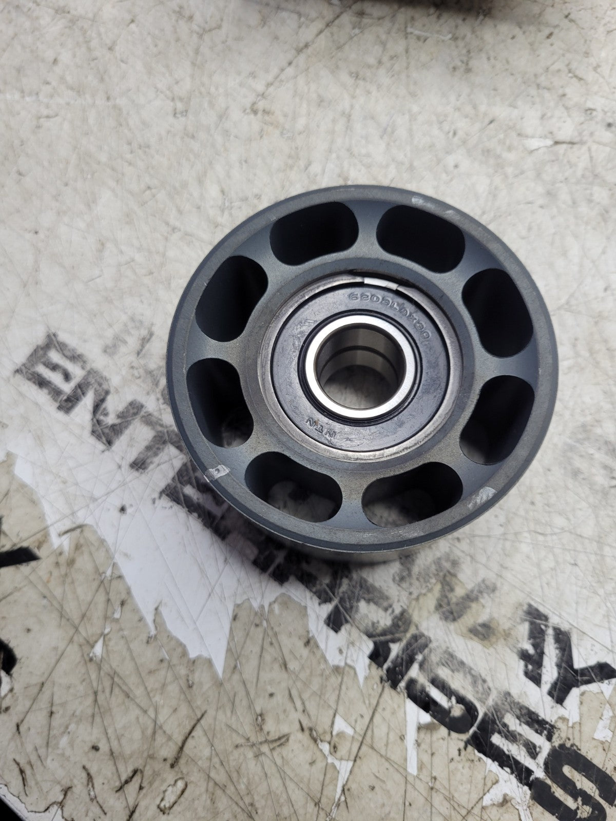 RE505264 JOHN DEERE IDLER PULLEY OEM 7600 7700 7800 7610 7710 7810 8100 8200