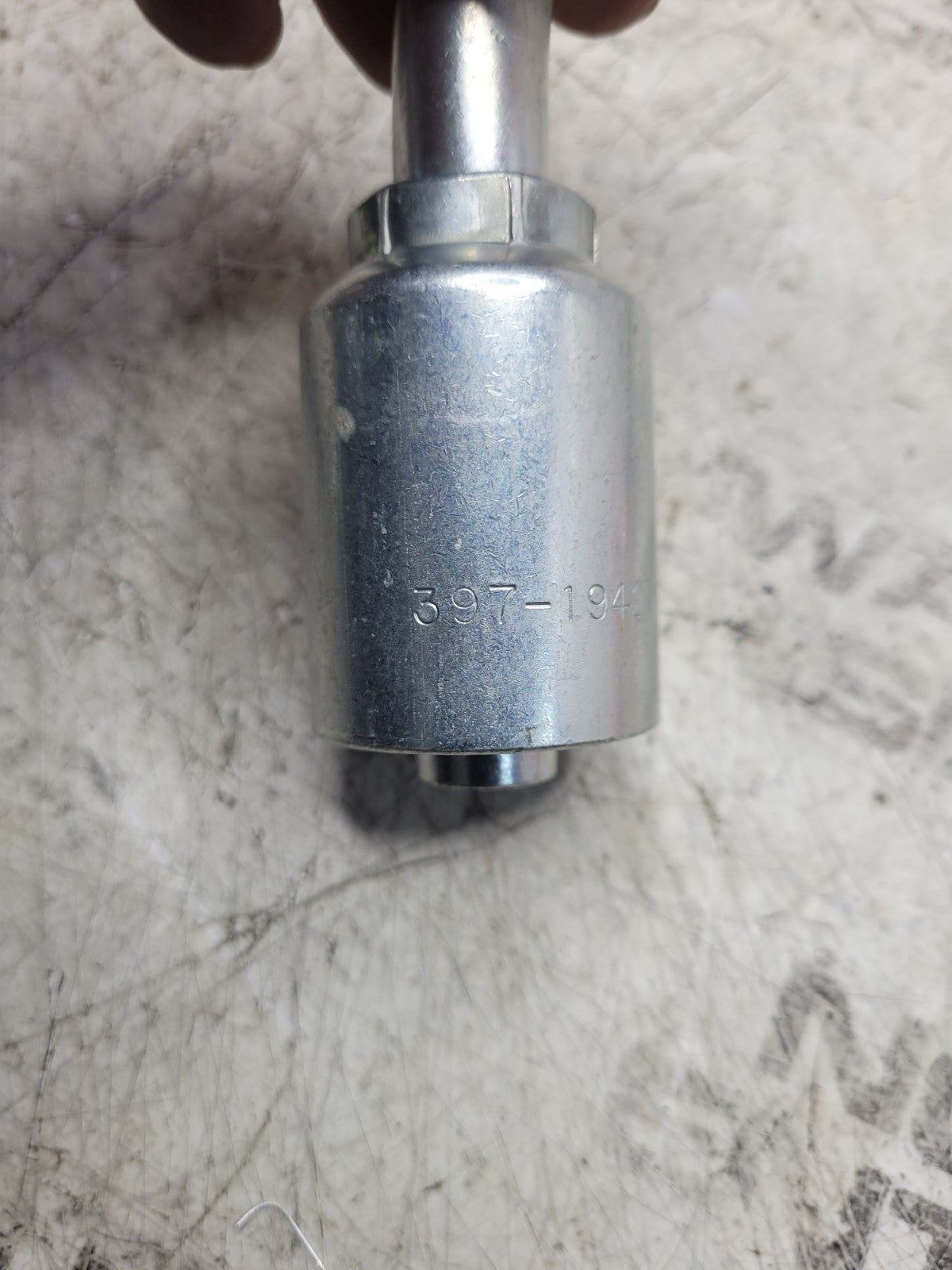 24PC LOT - 397-1942 3971942 #10 FJ1C X #10 BARB 90° SWIVEL HYDRAULIC FITTING