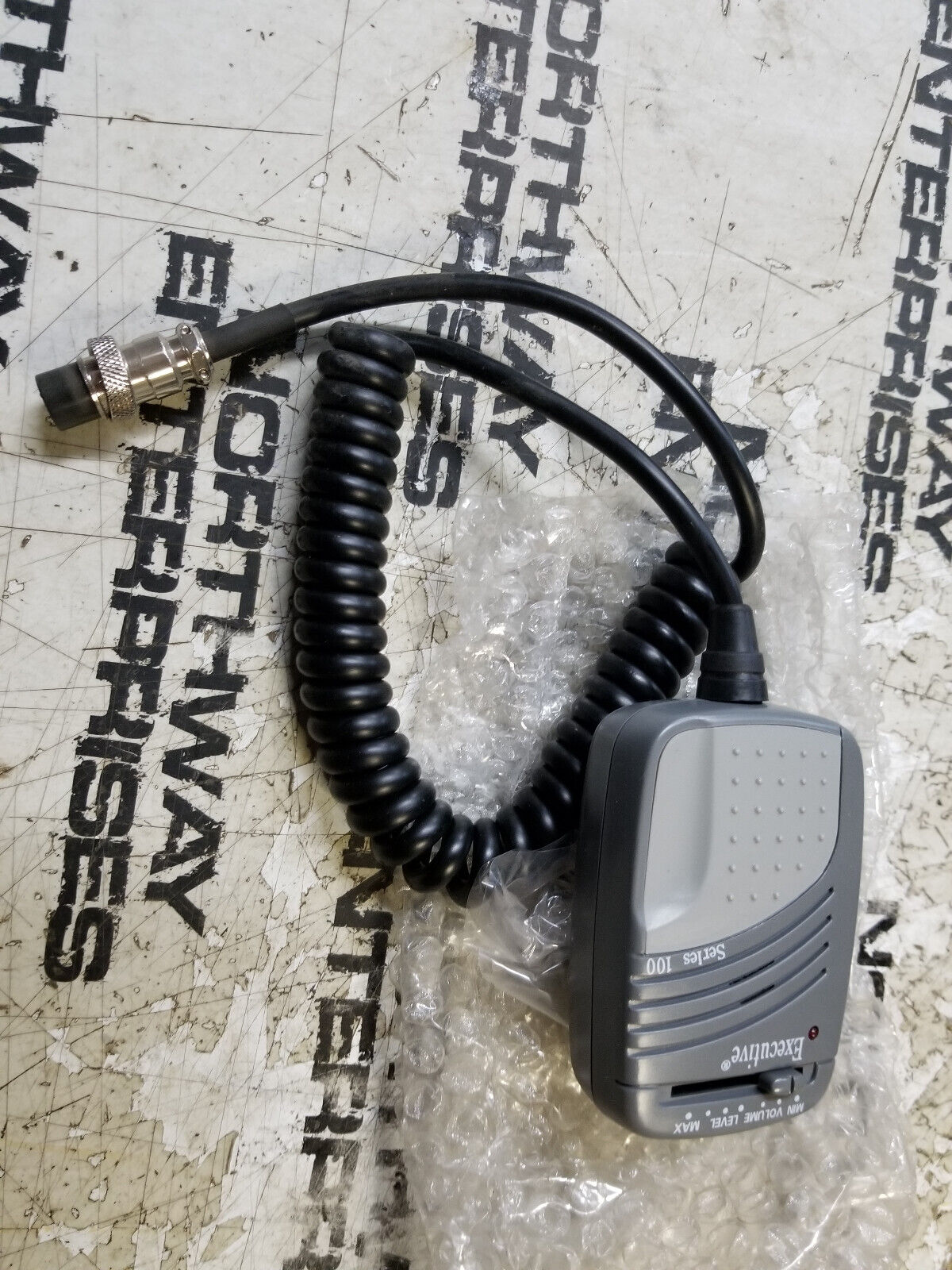 BLUEBIRD 10040384 RADIO  WITH MIC Cross References: 10029356, 10073864, 10029353