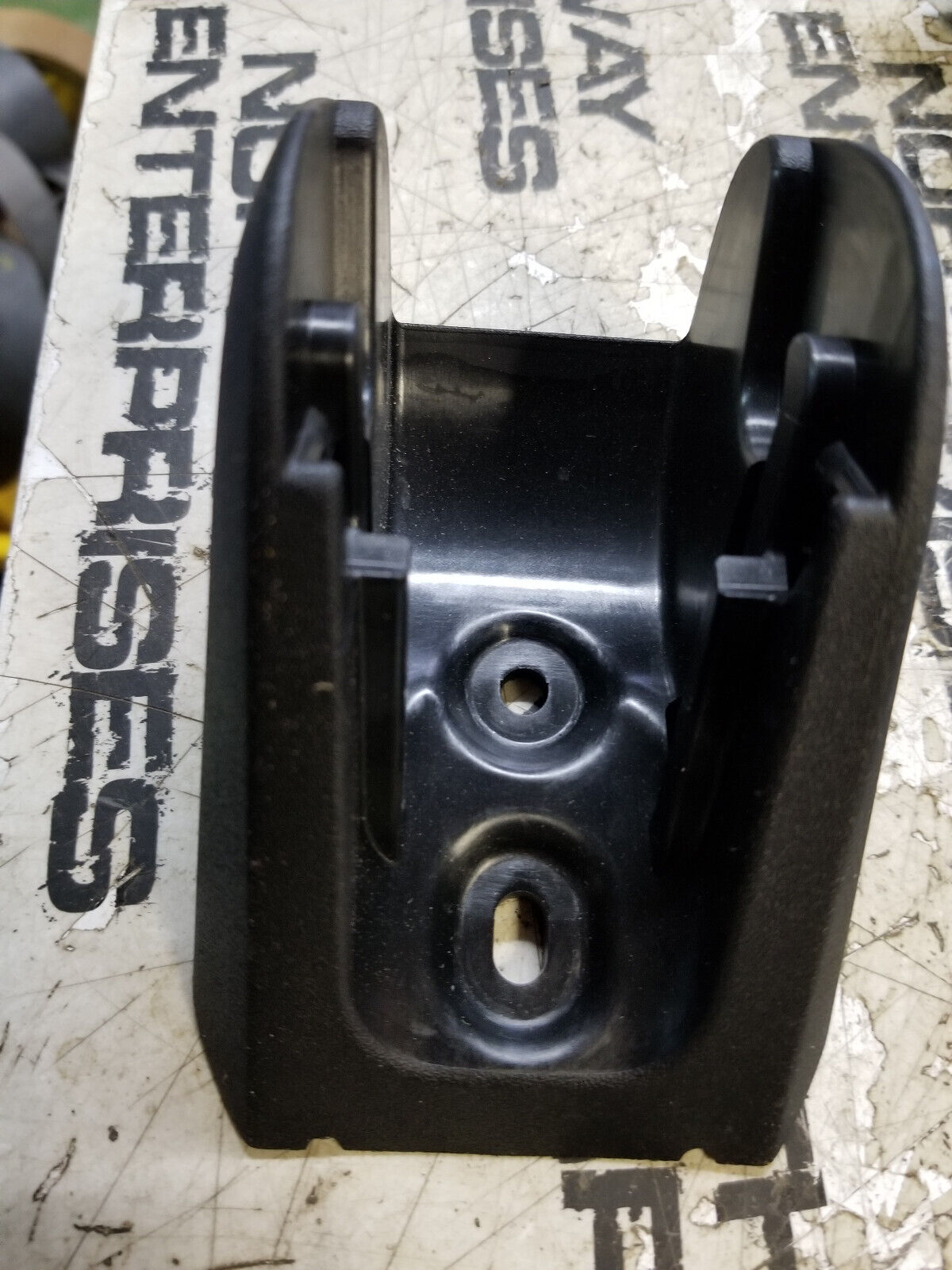 L56-6049 PACCAR HOOD LATCH KEEPER L566049