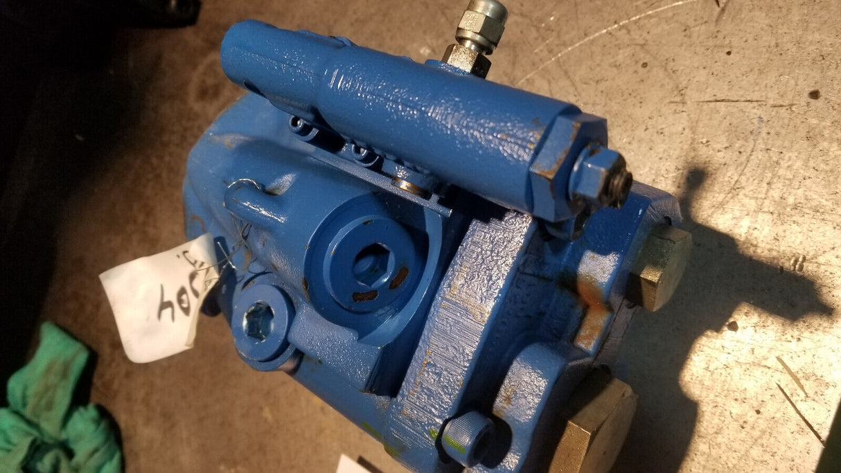 Eaton 421AK00569B Hydraulic Piston Pump
