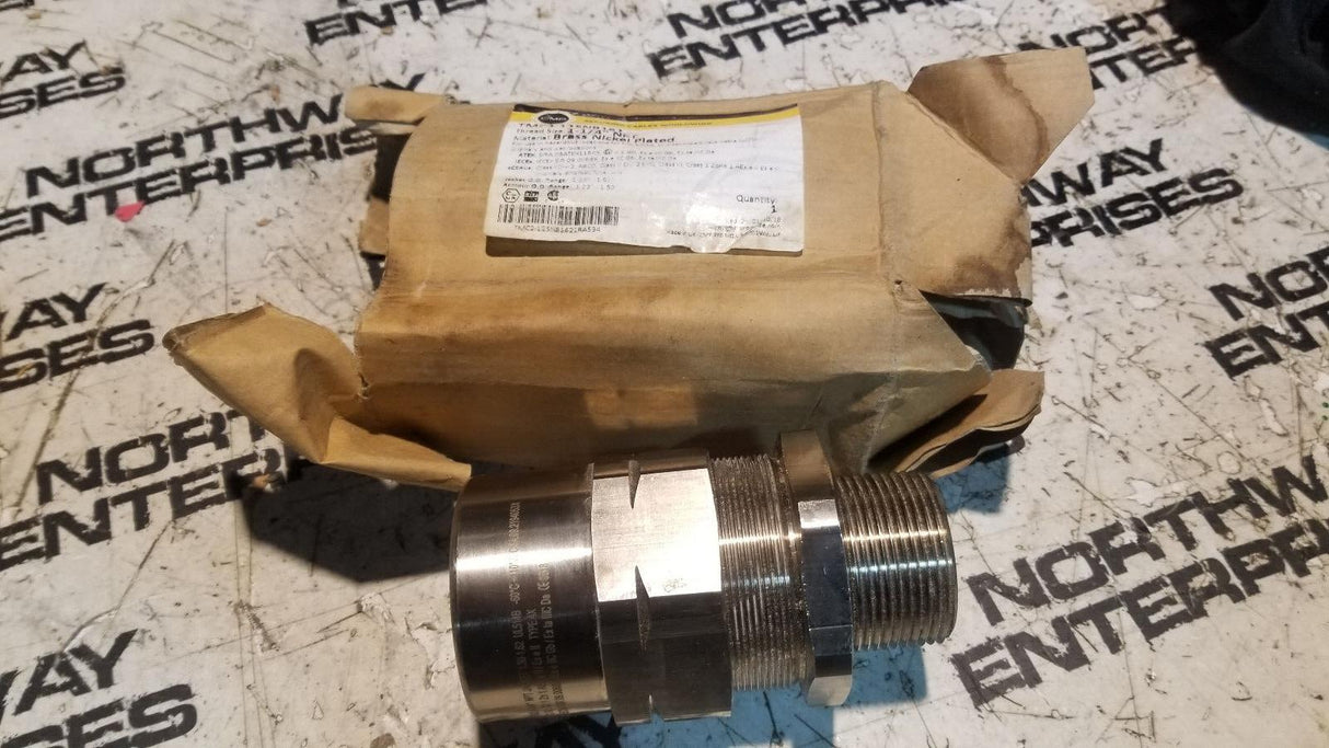 TMC2-125NB162 CMP 1-1/4" NPT BRASS NICKEL PLATED CONNECTOR 125NB162