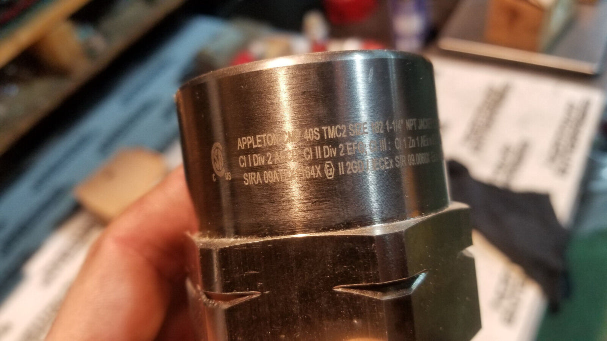 TMC2-125NB162 CMP 1-1/4" NPT BRASS NICKEL PLATED CONNECTOR 125NB162