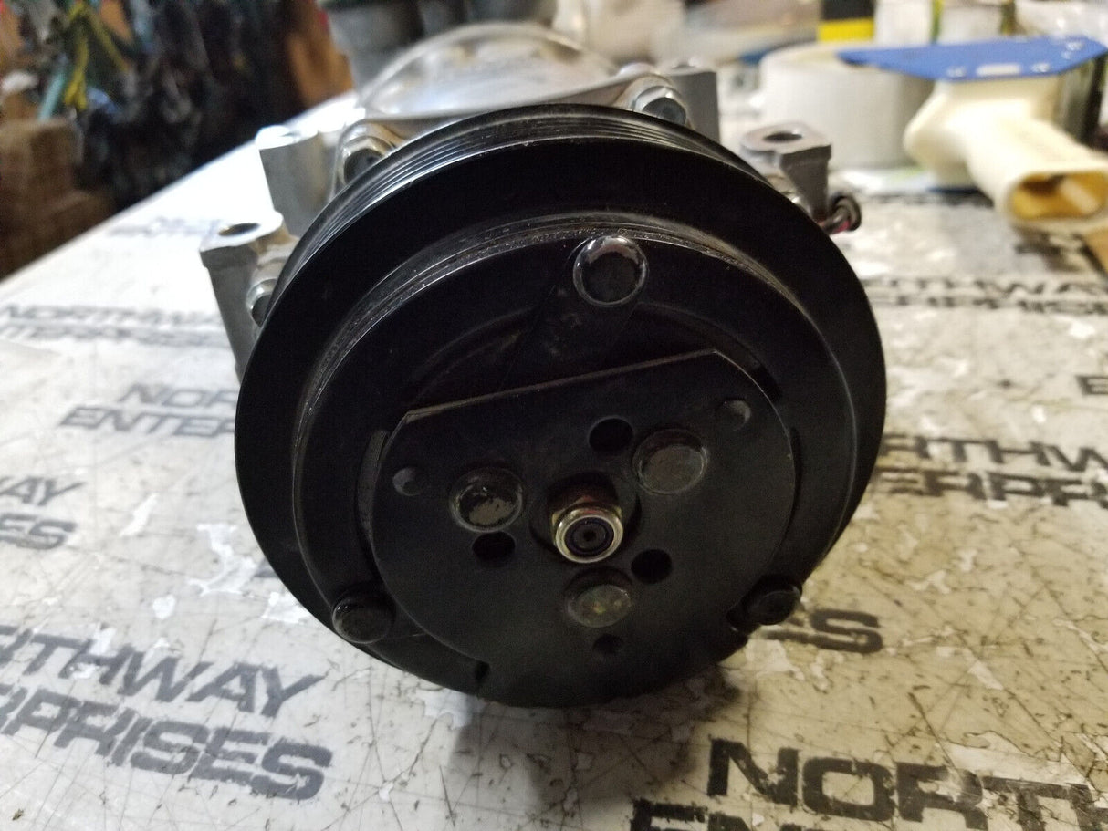 AC COMPRESSOR P7H15 20427007 40601.8T1