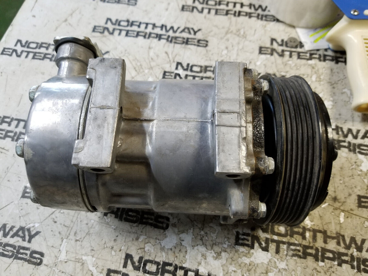 AC COMPRESSOR P7H15 20427007 40601.8T1
