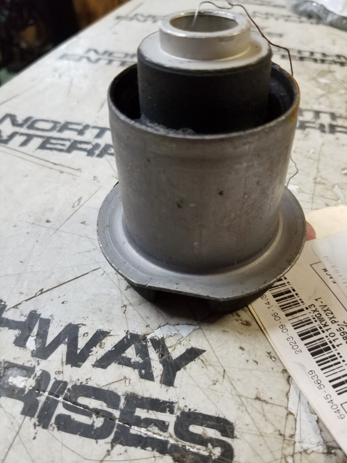MOPAR BODY MOUNT 05273730AB BUSHING