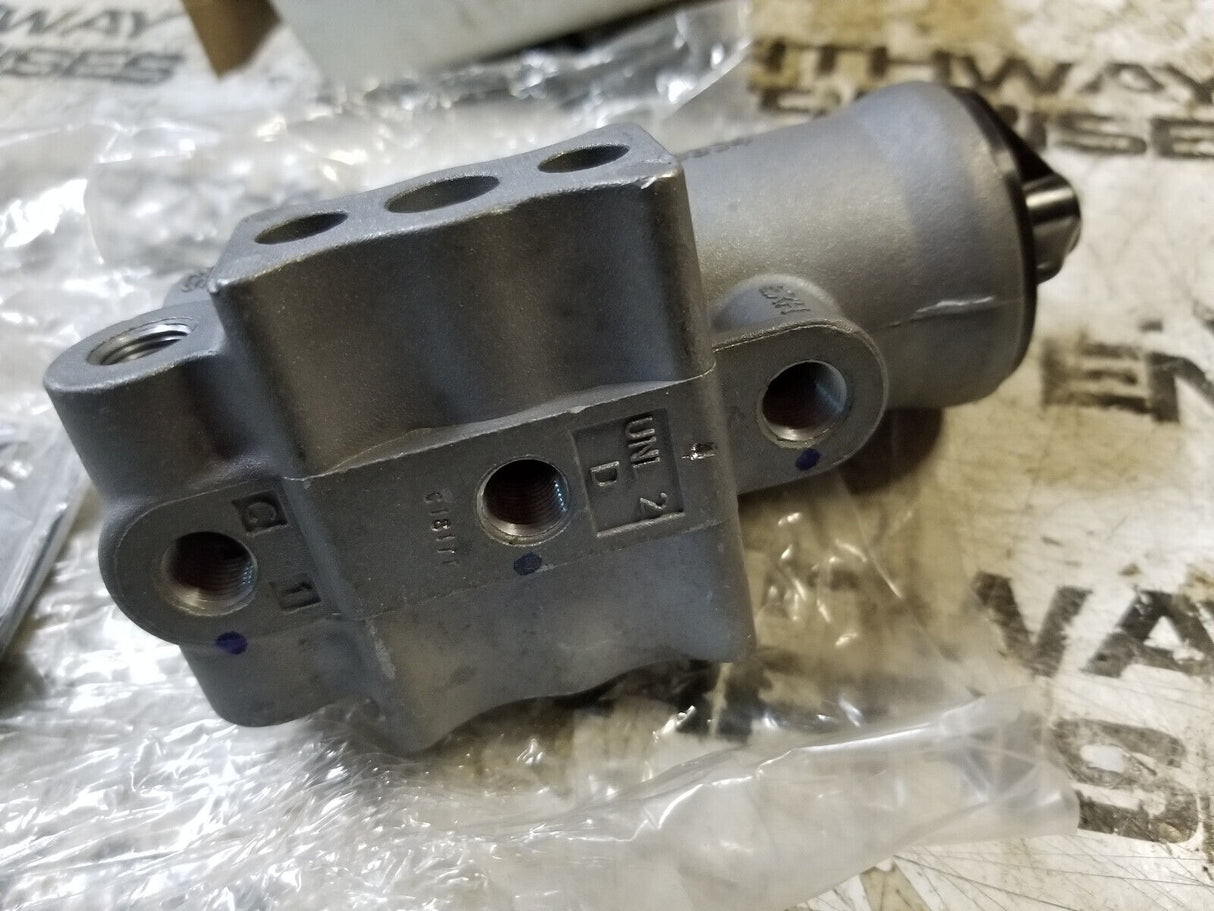 Bendix 275491N - D-2 Air Brake Compressor Governor - New