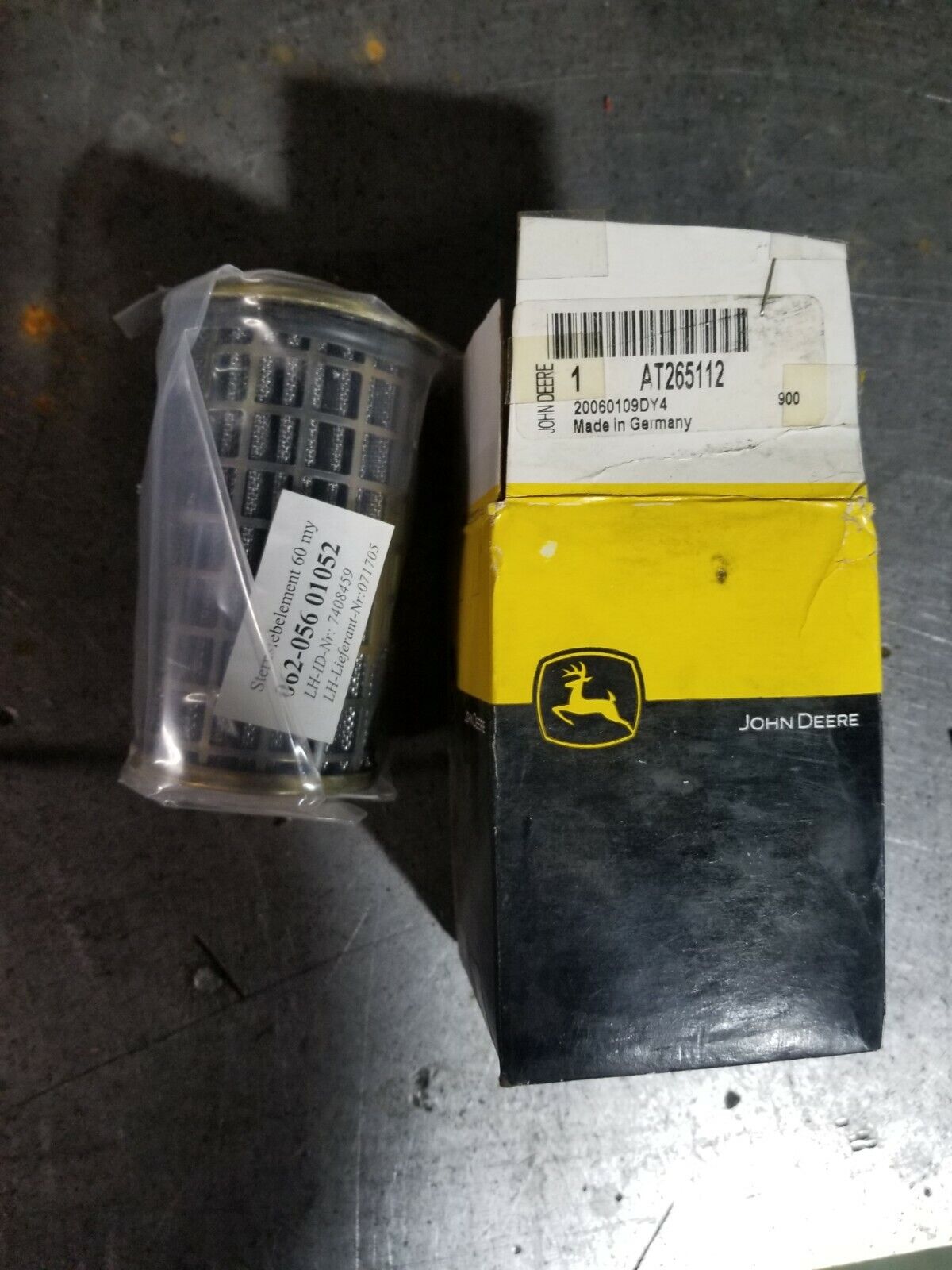 at265112 John Deere Filter