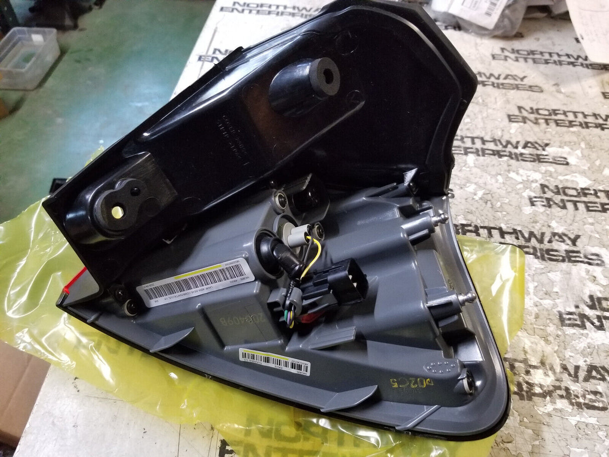 2014-18 Jeep Cherokee Lt Outer Tailight OEM Mopar 68102907AF