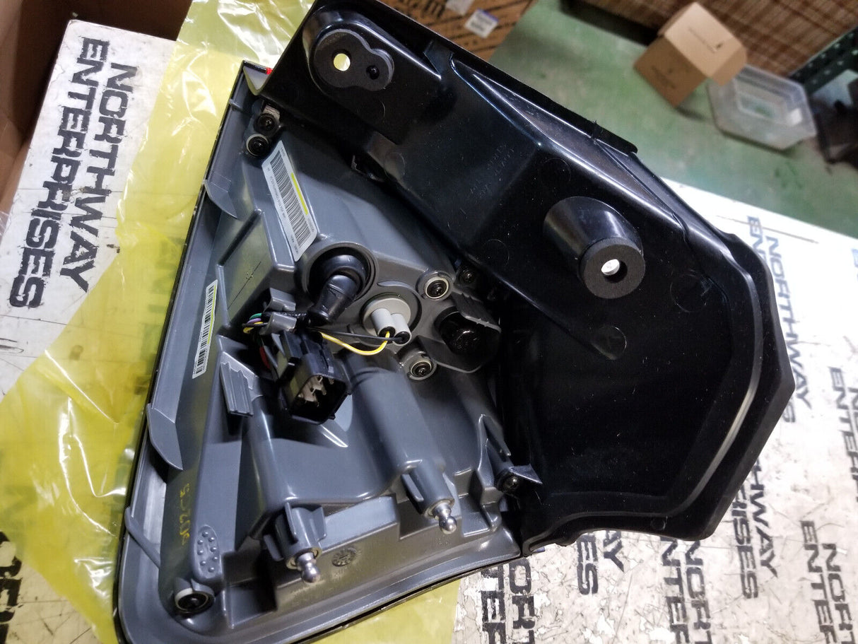 2014-18 Jeep Cherokee Lt Outer Tailight OEM Mopar 68102907AF