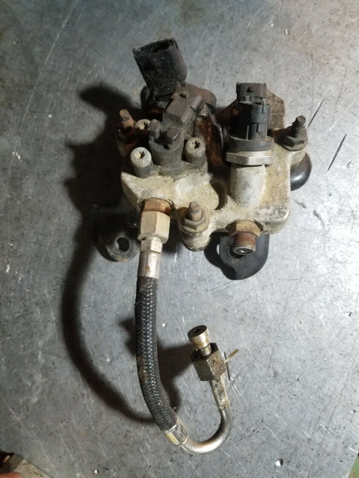 INTERNATIONAL OEM FUEL PRESSURE REGULATOR 3006082C1