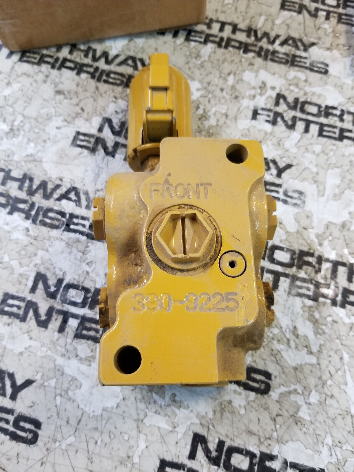 390-9225 CATERPILLAR VALVE 3909225 12V Retarding Brake Control Valve