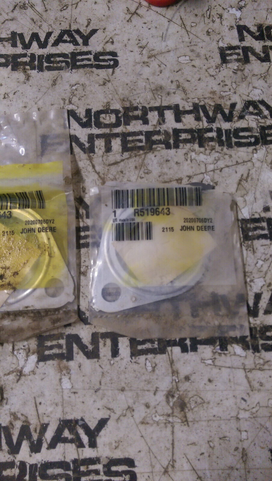 LOT OF 2PC  R519643 JOHN DEERE GASKET