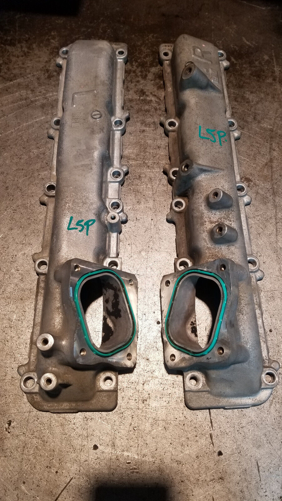 12643886 & 12643888 6.6L DURAMAX L5P INTAKE MANIFOLDS RUNNER 2017-2023