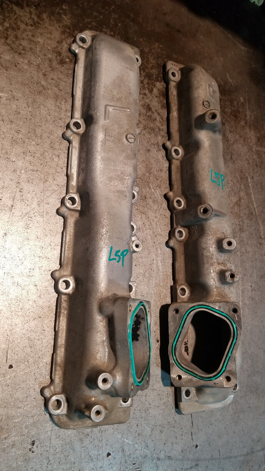 12643886 & 12643888 6.6L DURAMAX L5P INTAKE MANIFOLDS RUNNER 2017-2023