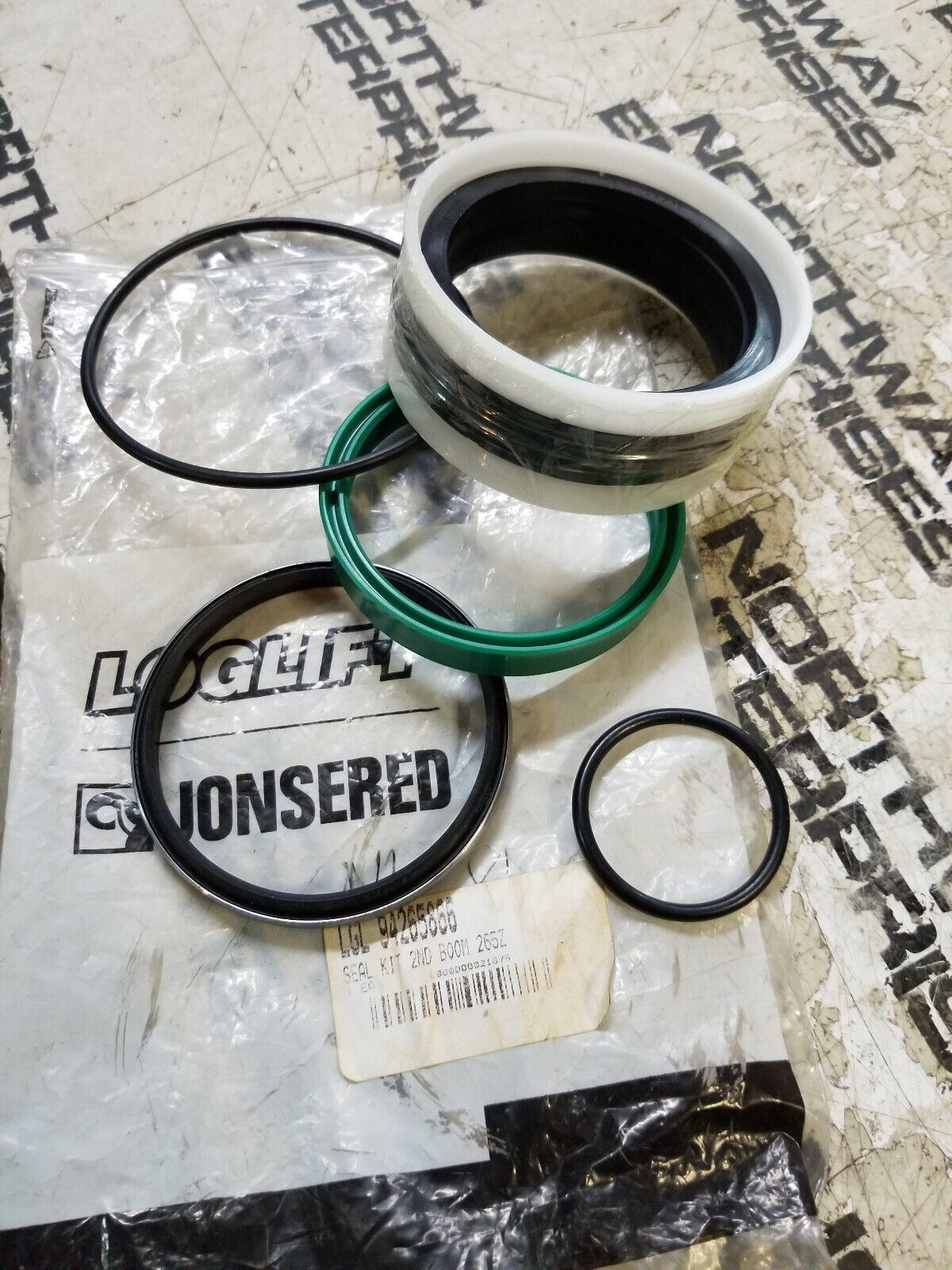 Loglift 165 Breakout Cylinder Seal Kit 215 PN: 94265866 (MISSING A SEAL)