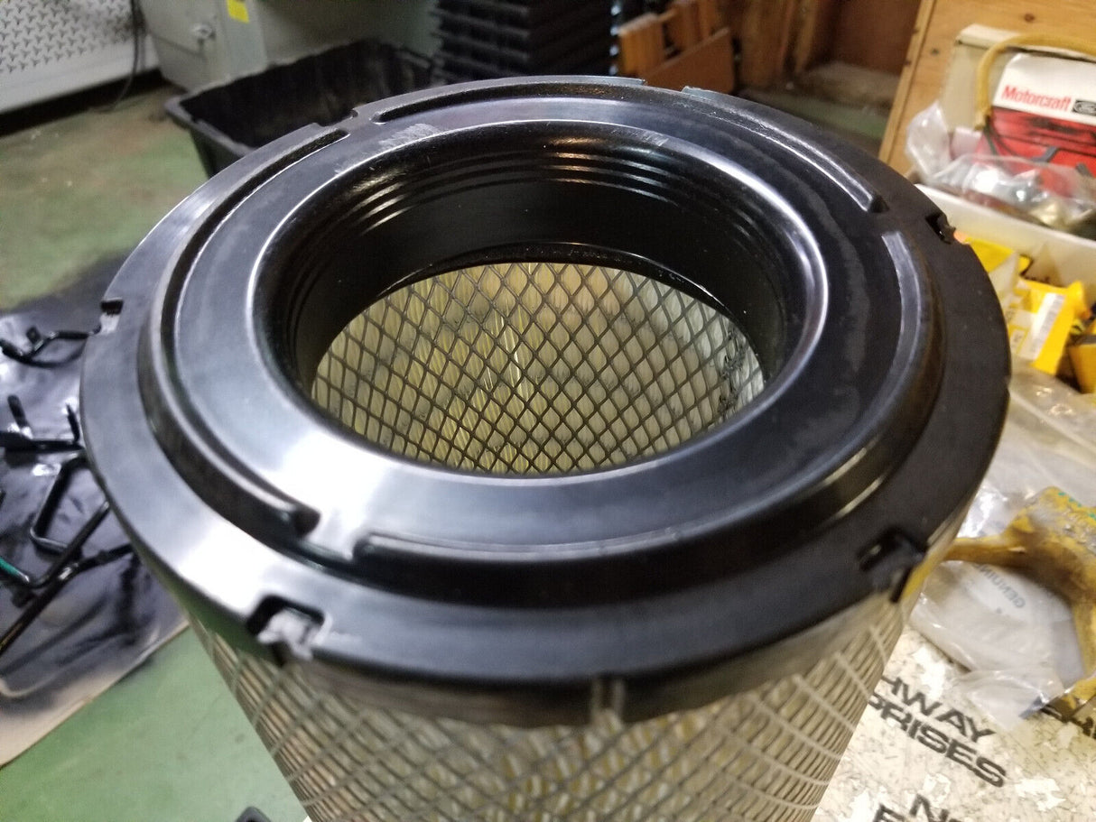 DONALDSON P780522 AIR FILTER, PRIMARY RADIALSEAL CROSS 85821058 RE171235