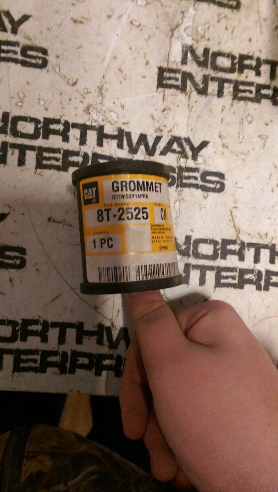 8T-2525 CATERPILLAR GROMMET