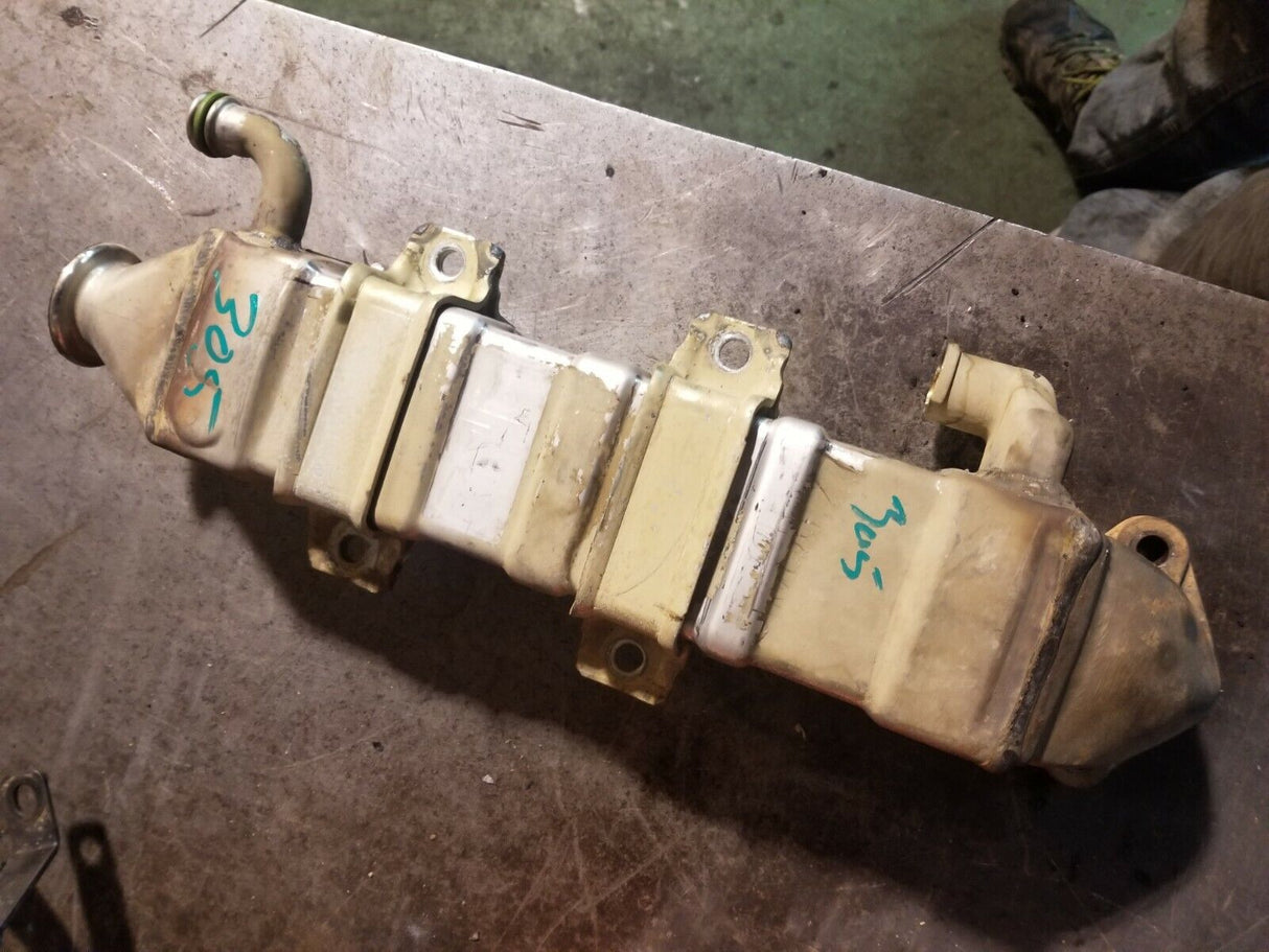 6.7l Cummins EGR Cooler 4988884 68048991AA ; 68026996AA