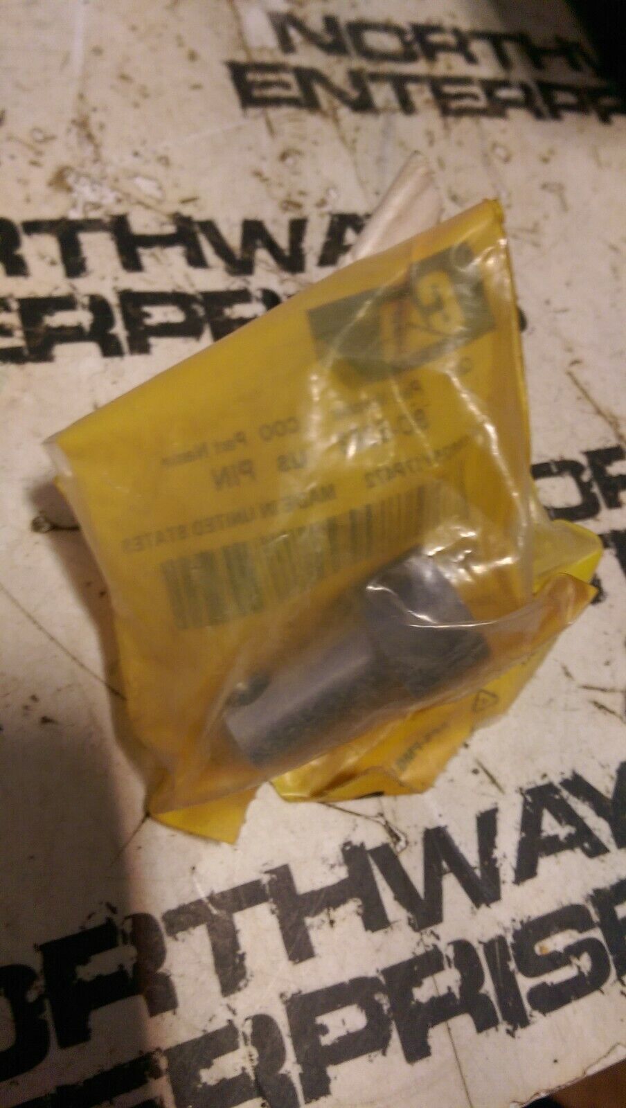 9D-8353 CATERPILLAR PIN