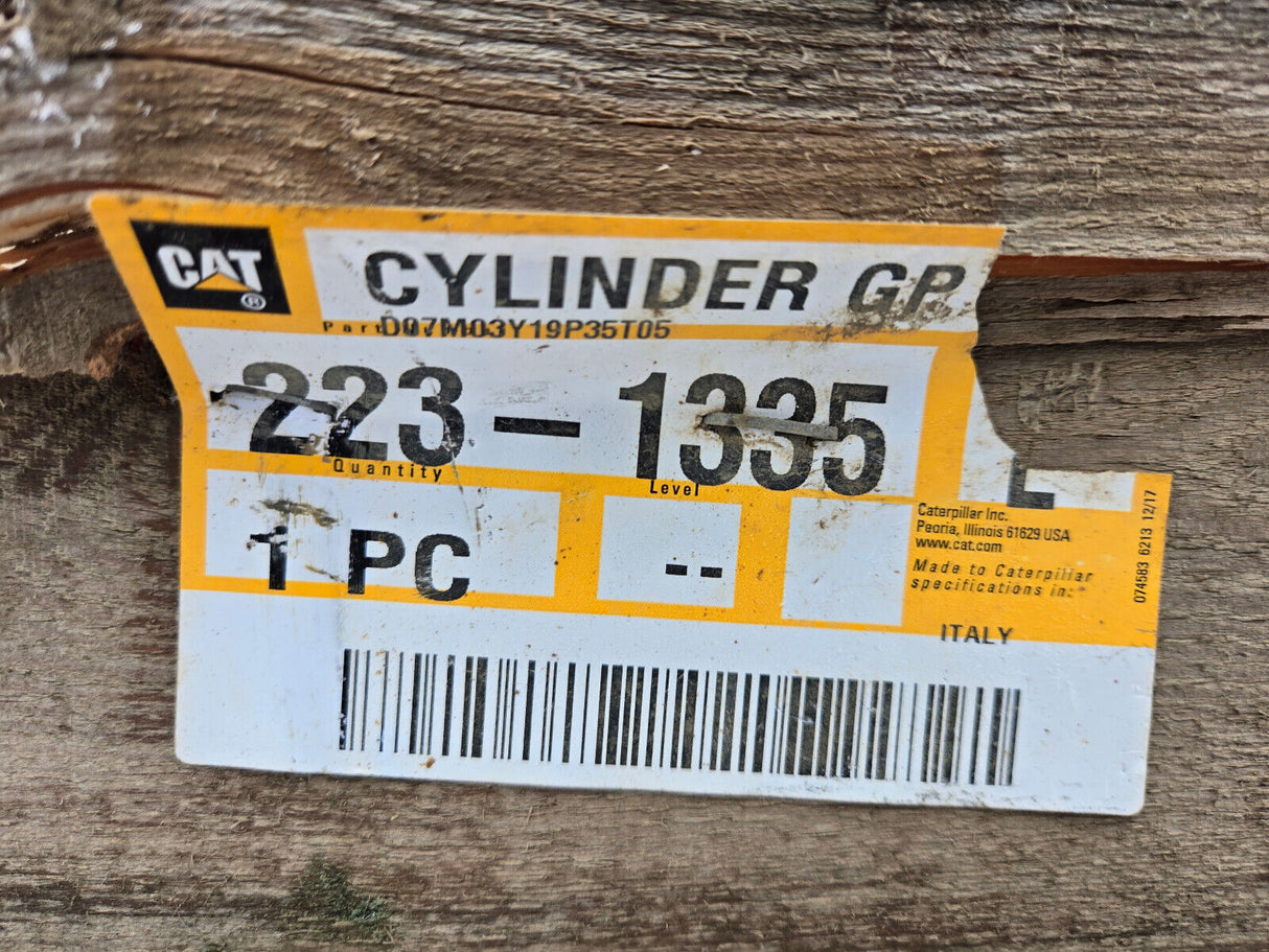 Caterpillar 223-1335 Rod Eye End Steering Cylinder - for Articulated Dump Trucks