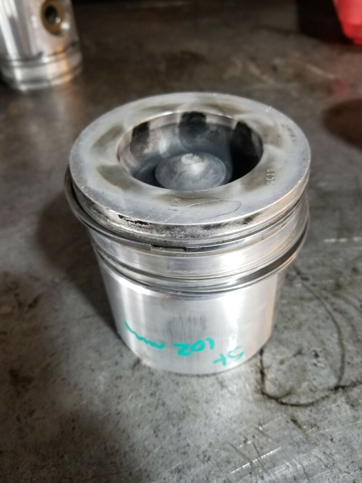 98-02 5.9l CUMMINS MAHLE PISTON STANDARD