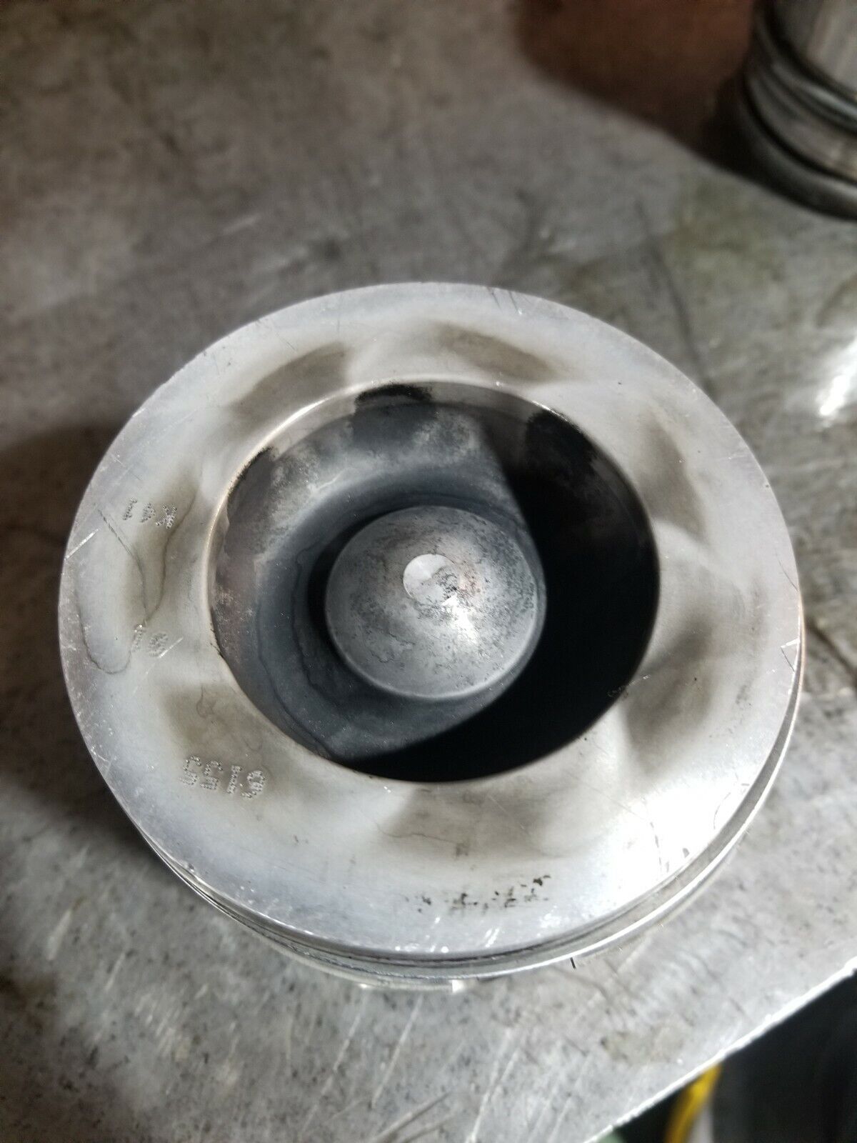 98-02 5.9l CUMMINS MAHLE PISTON STANDARD