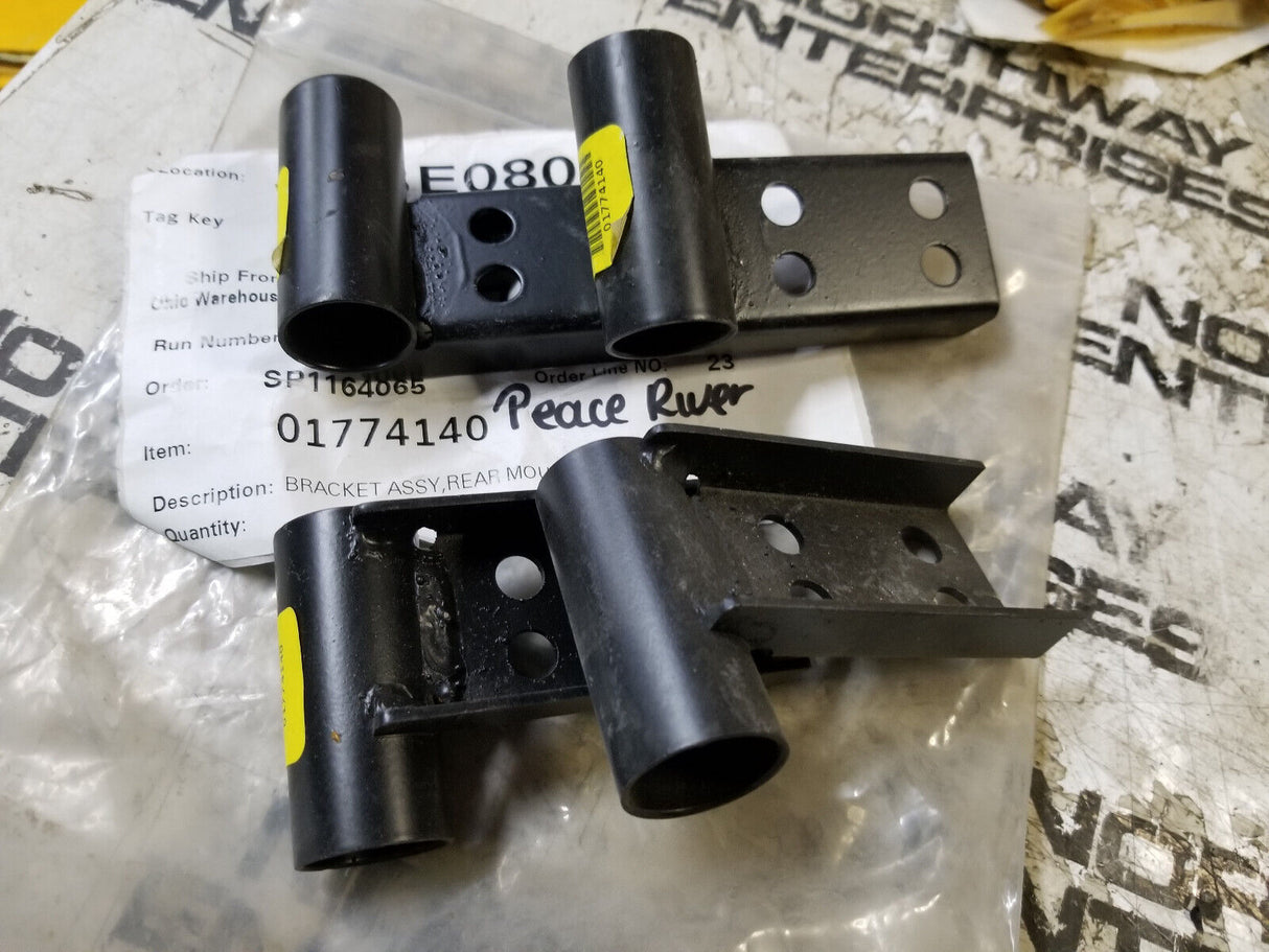 LOT OF 4PC - 1774140 Bluebird Entrance door lower bracket assembly