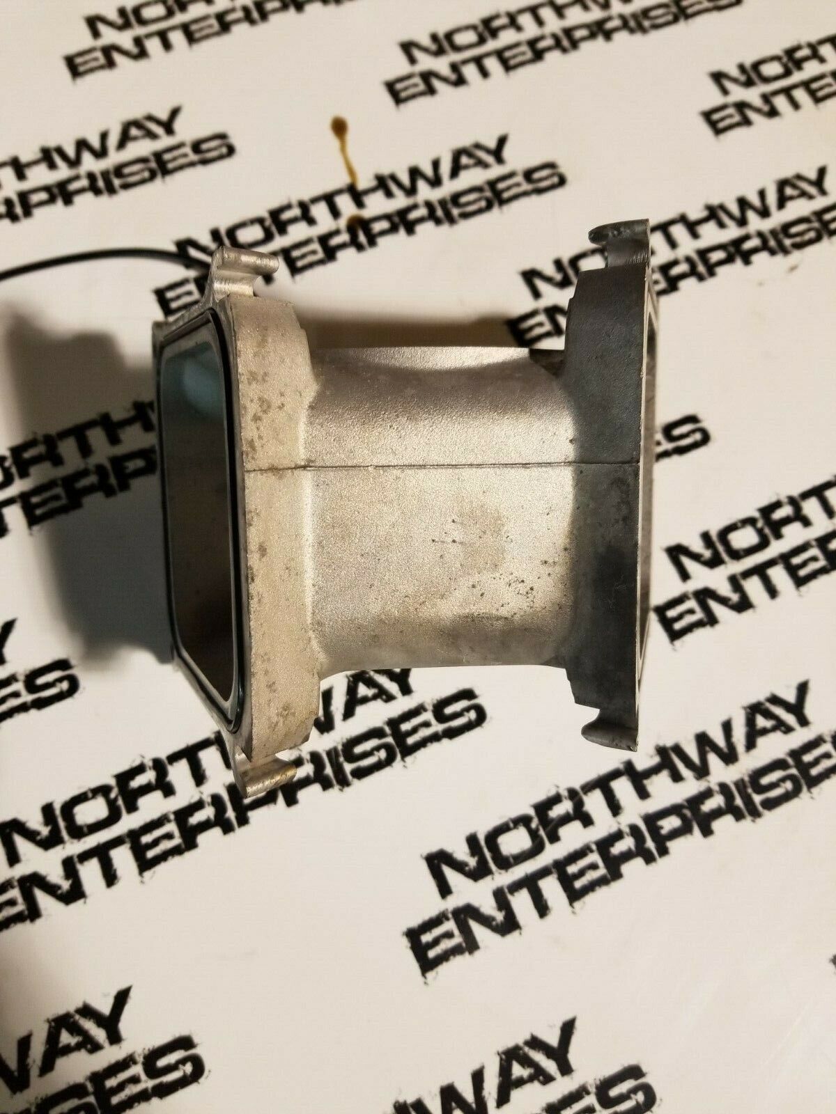 06 07 08 09 2006 - 2009 LBZ LMM INTAKE BRIDGE DURAMAX 6.6L 97363569 897363569
