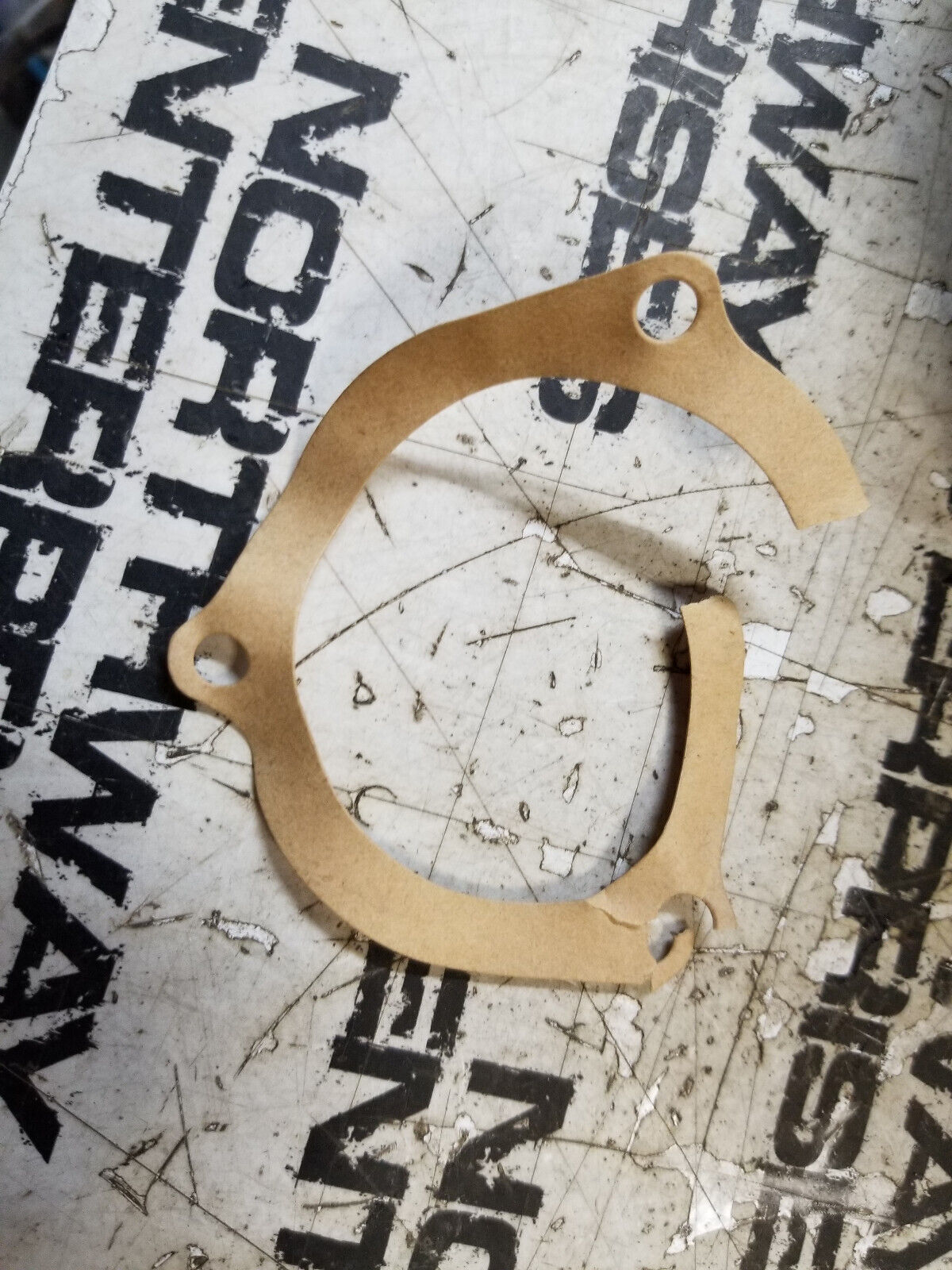 Cummins QSD 2.0 Marine Engine Water Pump Impeller 3908220 Paper gasket torn