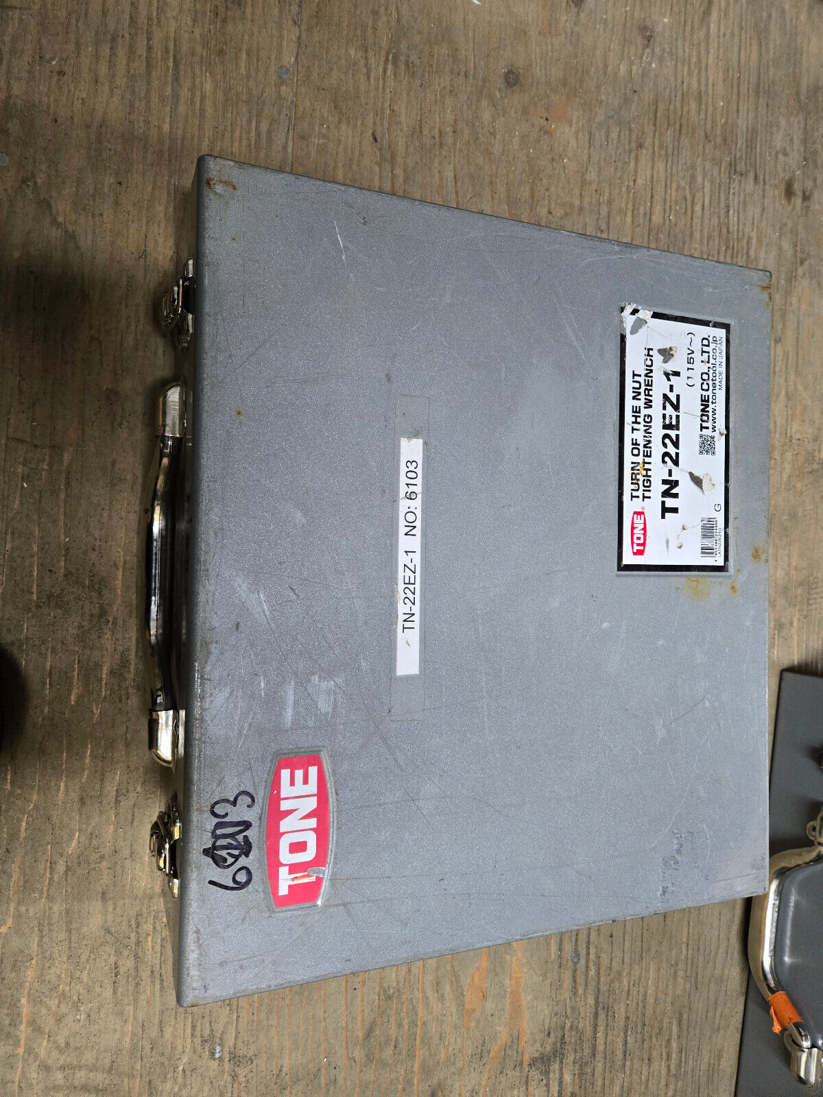 TN-22EZ-1 Tone Shear Wrench Model TN-22EZ-1 - Turn of the Nut Tightening Wrench