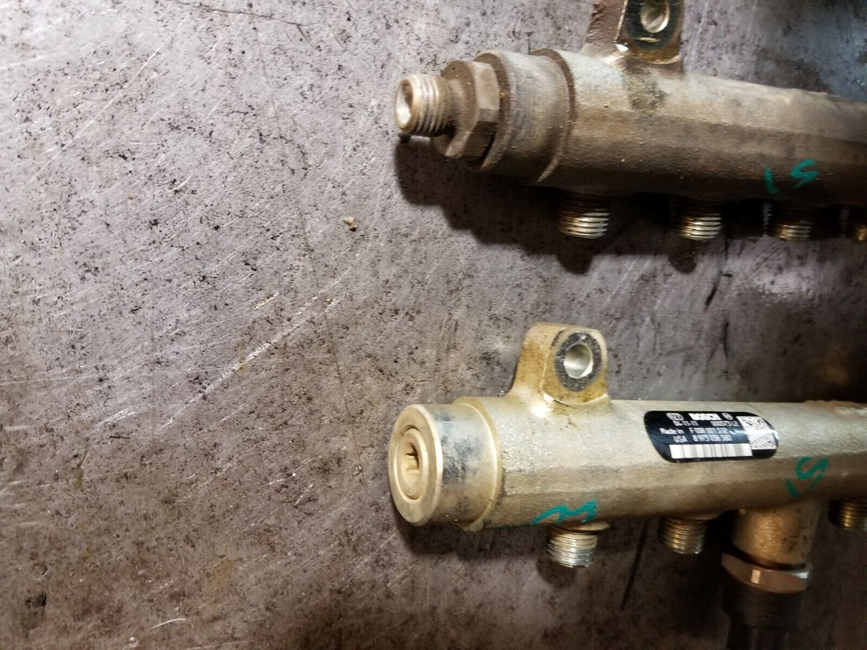 04 05 2004 2005 Chevy GMC 6.6 LLY Duramax Fuel Rails 8973036591 8973036580 r51