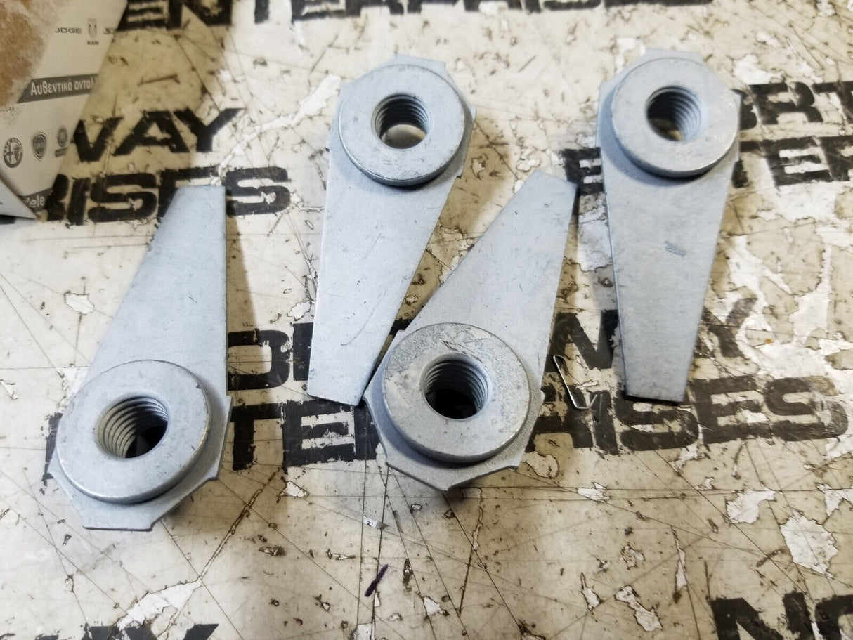 LOT OF 4 BOLTS 06508175AA