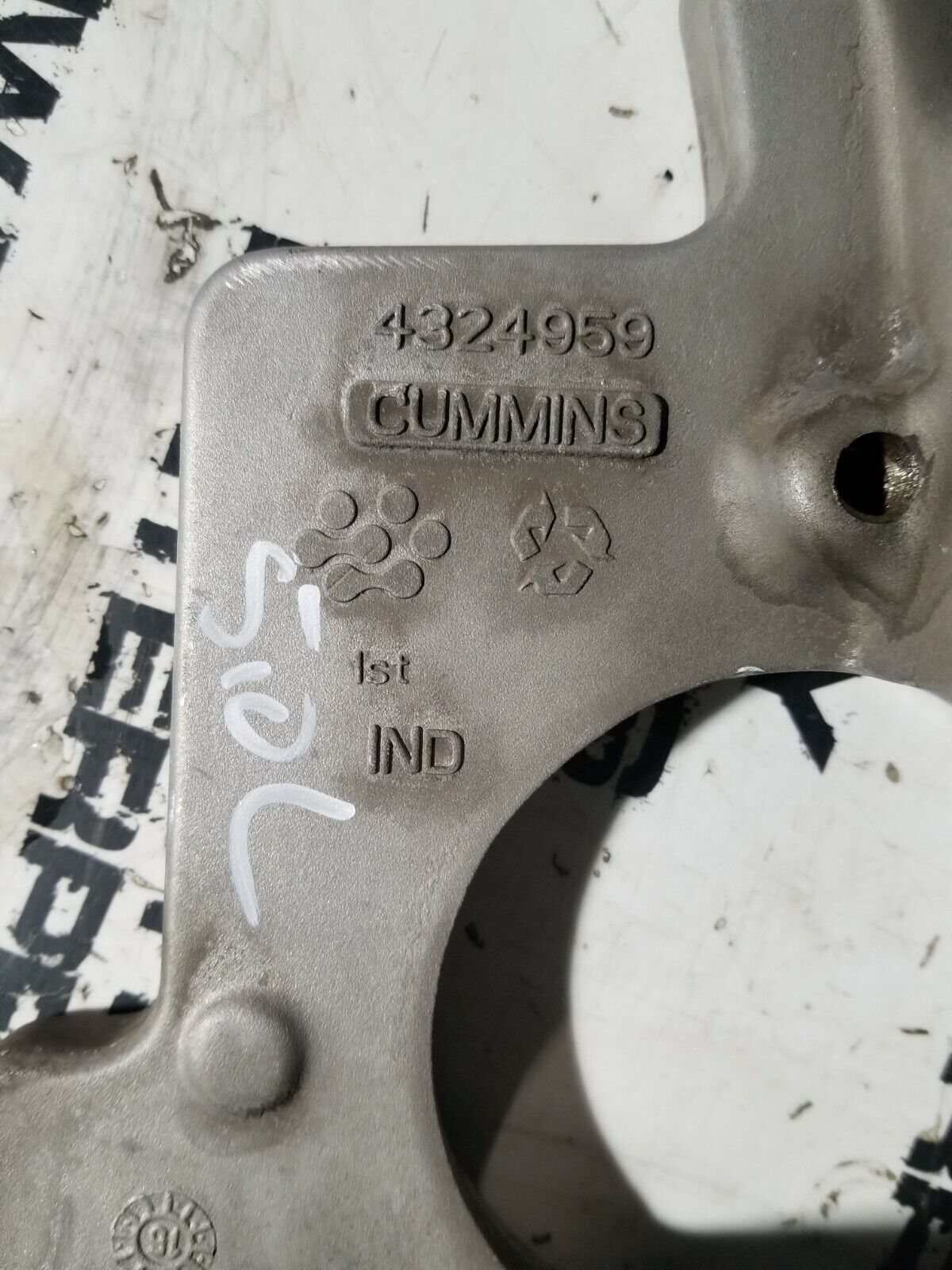 12320EZ40A  NISSAN TITAN XD FLYWHEEL HOUSING TRANSMISSION ADAPTER 4324959 435988