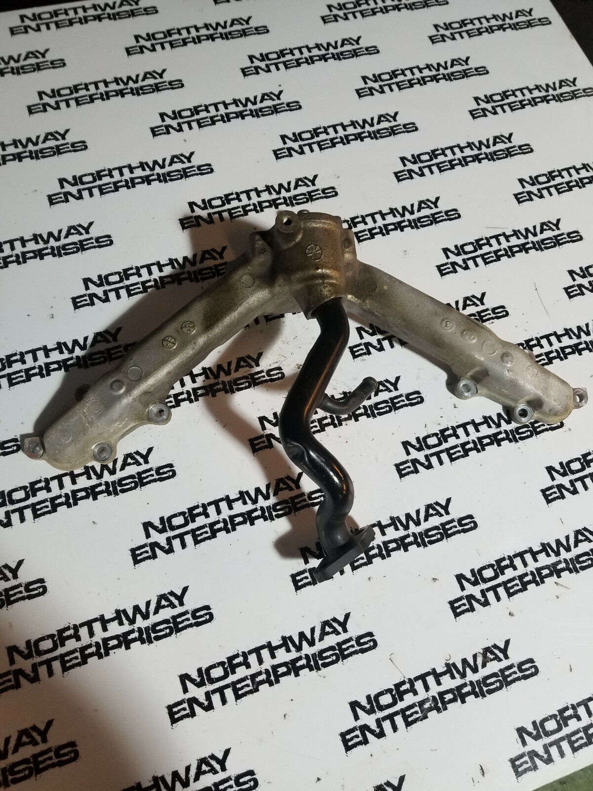 2011-2015 GMC SIERRA 6.6 DURAMAX Thermostat Housing LML 12642720 12633704