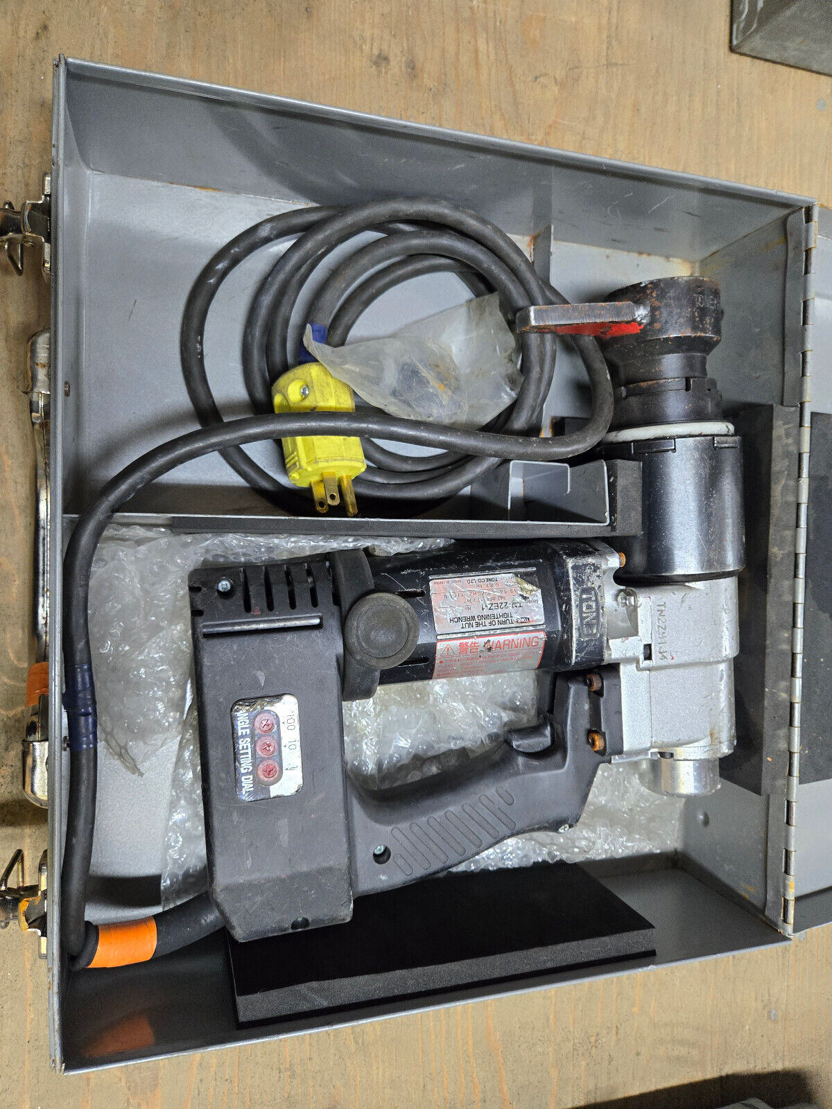 TN-22EZ-1 Tone Shear Wrench Model TN-22EZ-1 - Turn of the Nut Tightening Wrench