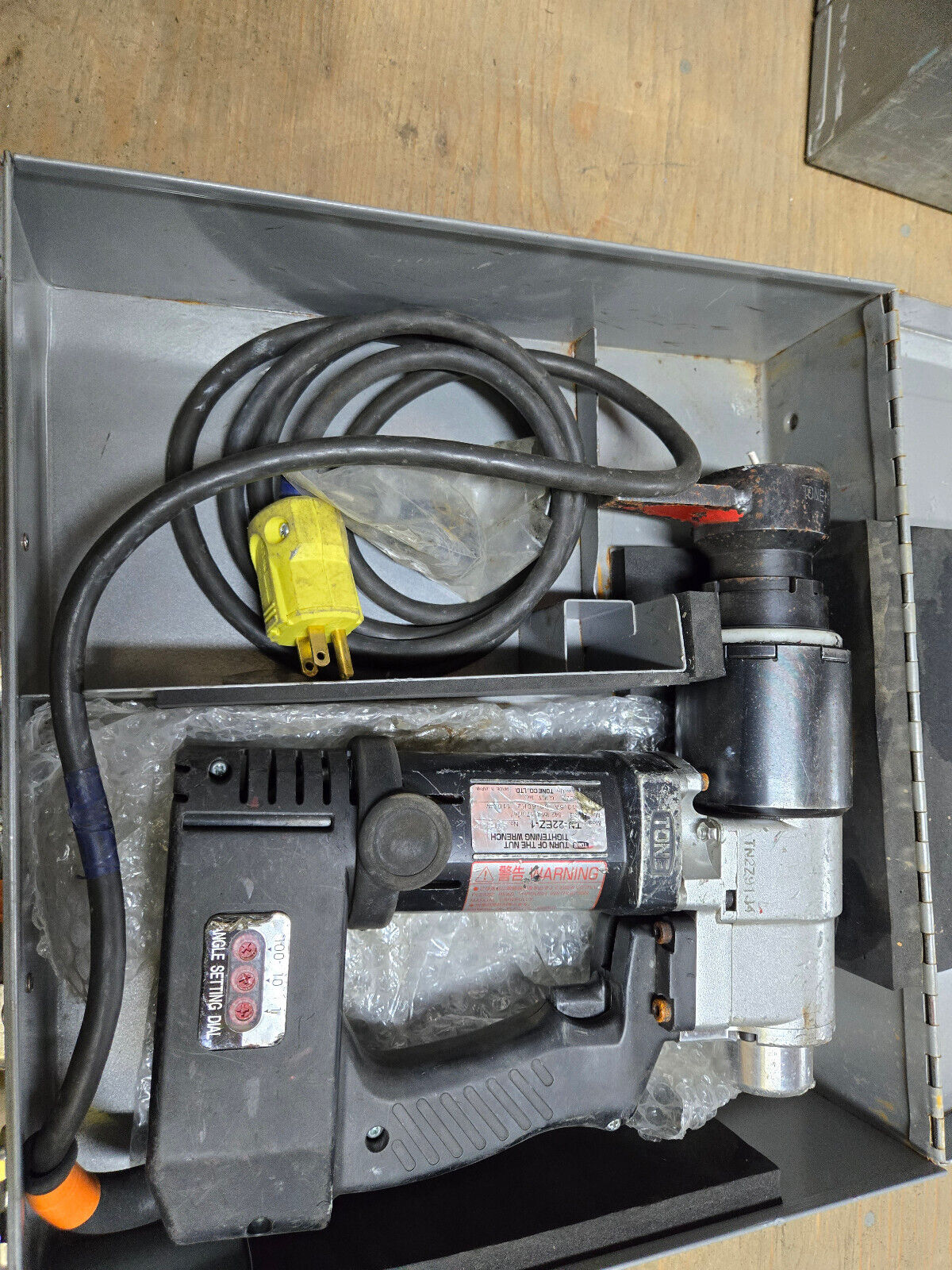 TN-22EZ-1 Tone Shear Wrench Model TN-22EZ-1 - Turn of the Nut Tightening Wrench