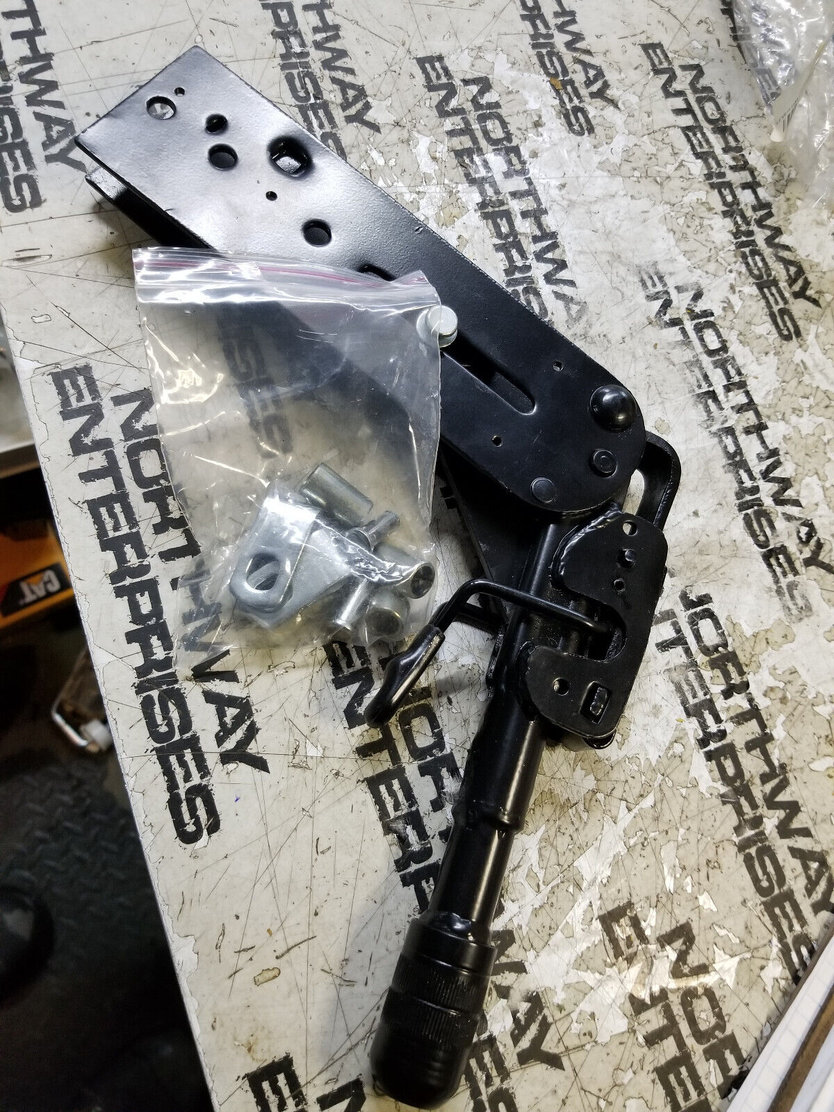 TOTAL SOURCE 580023597: Yale Forklift LEVER - HAND BRAKE YT580023597