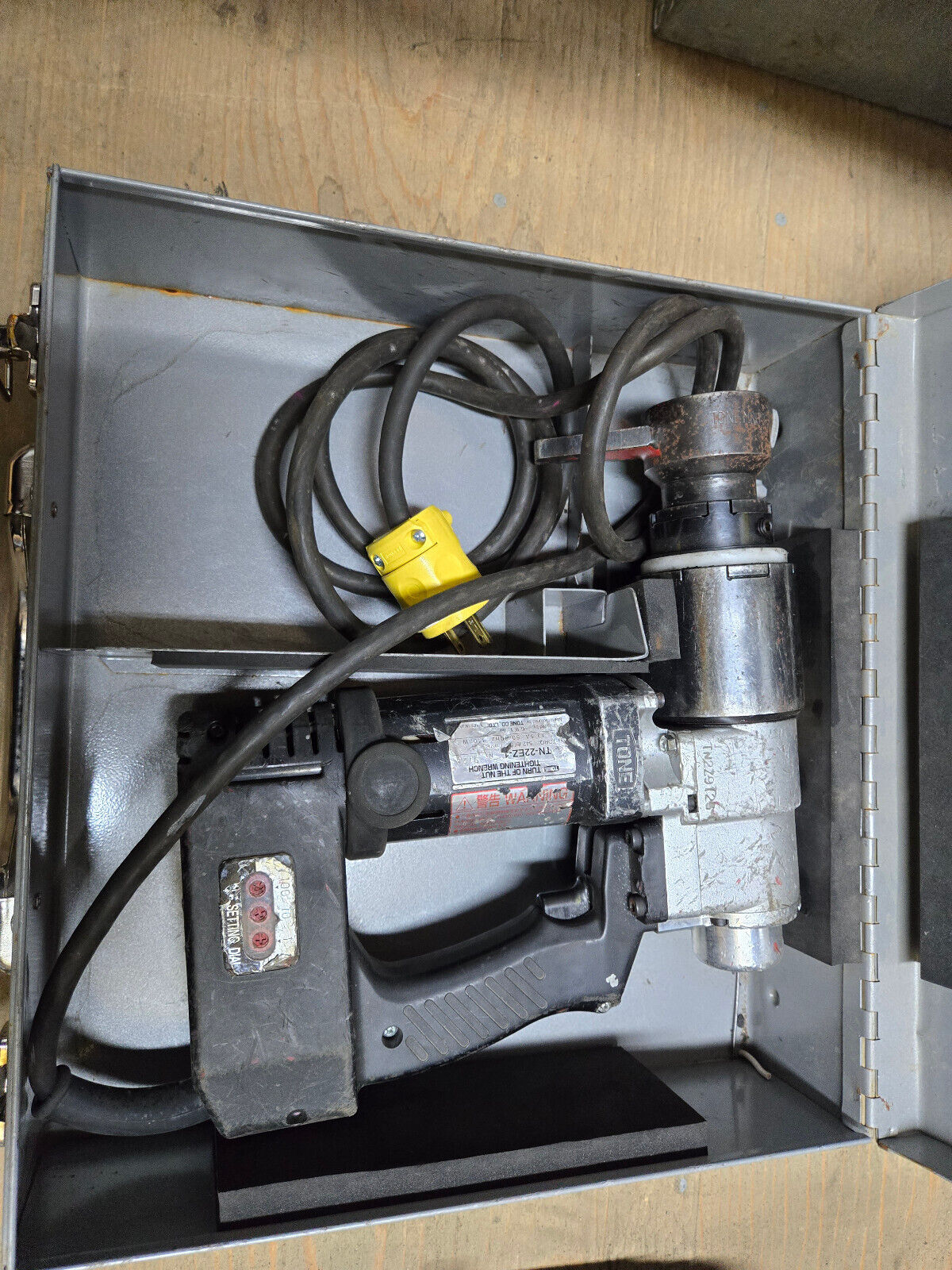 TN-22EZ-1 Tone Shear Wrench Model TN-22EZ-1 - Turn of the Nut Tightening Wrench