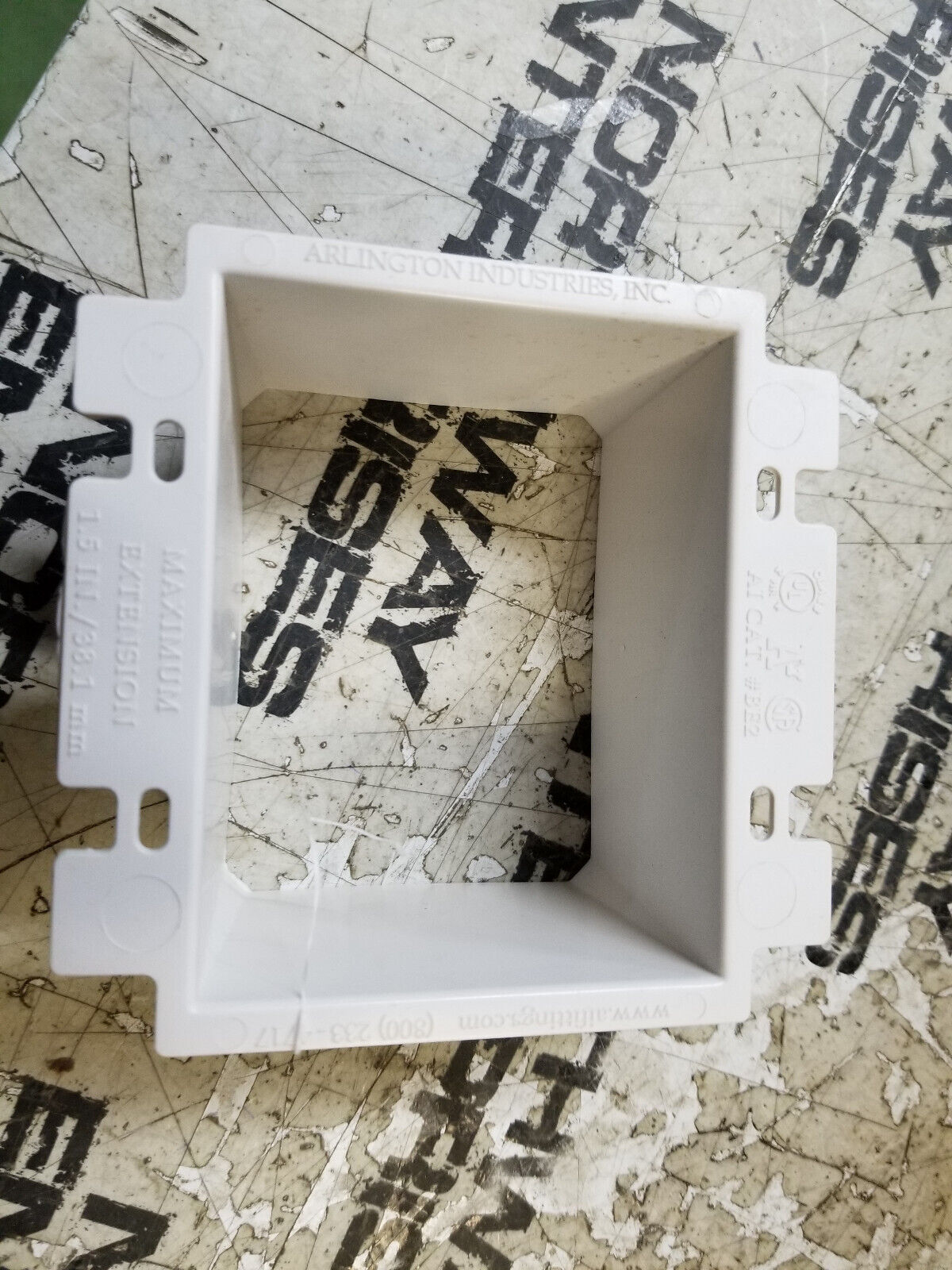 BOX OF 13PC  ARLINGTON BE2 BOX EXTENDER