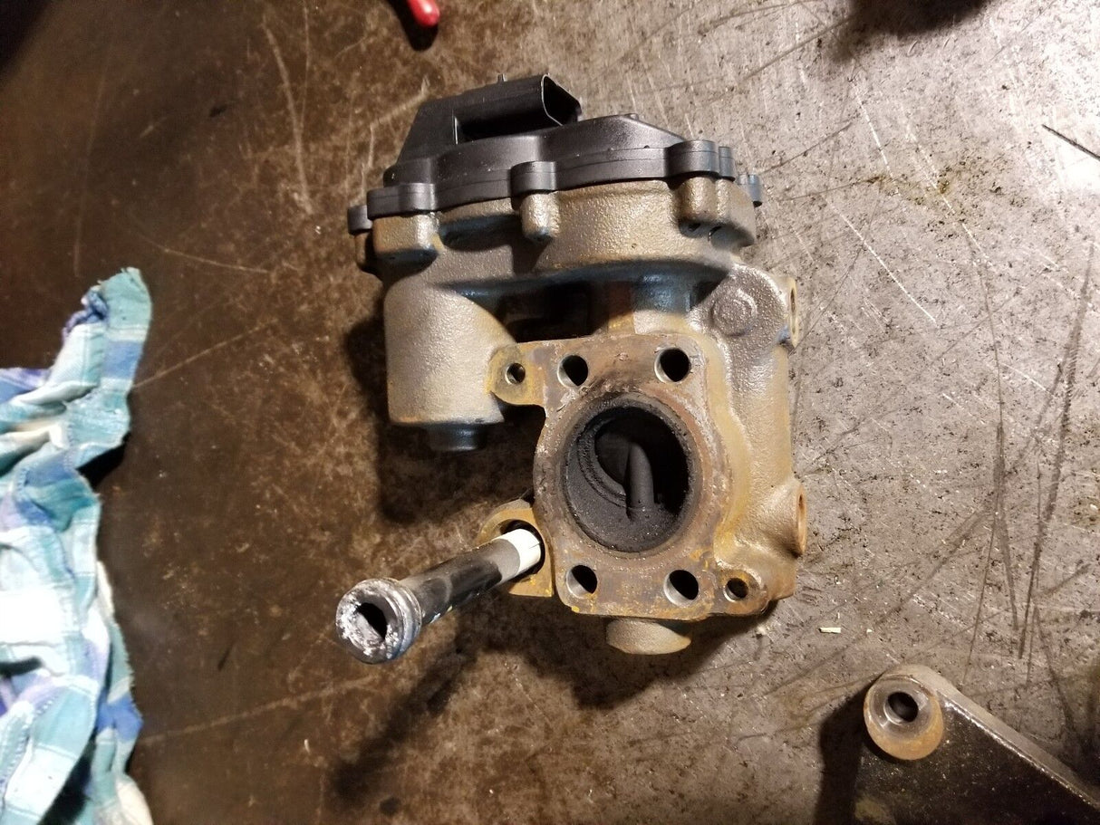 NISSAN TITAN XD EGR EXHUAST RE-CIRCULATION VALVE 14710-EZ49ARE 150612B 4359655