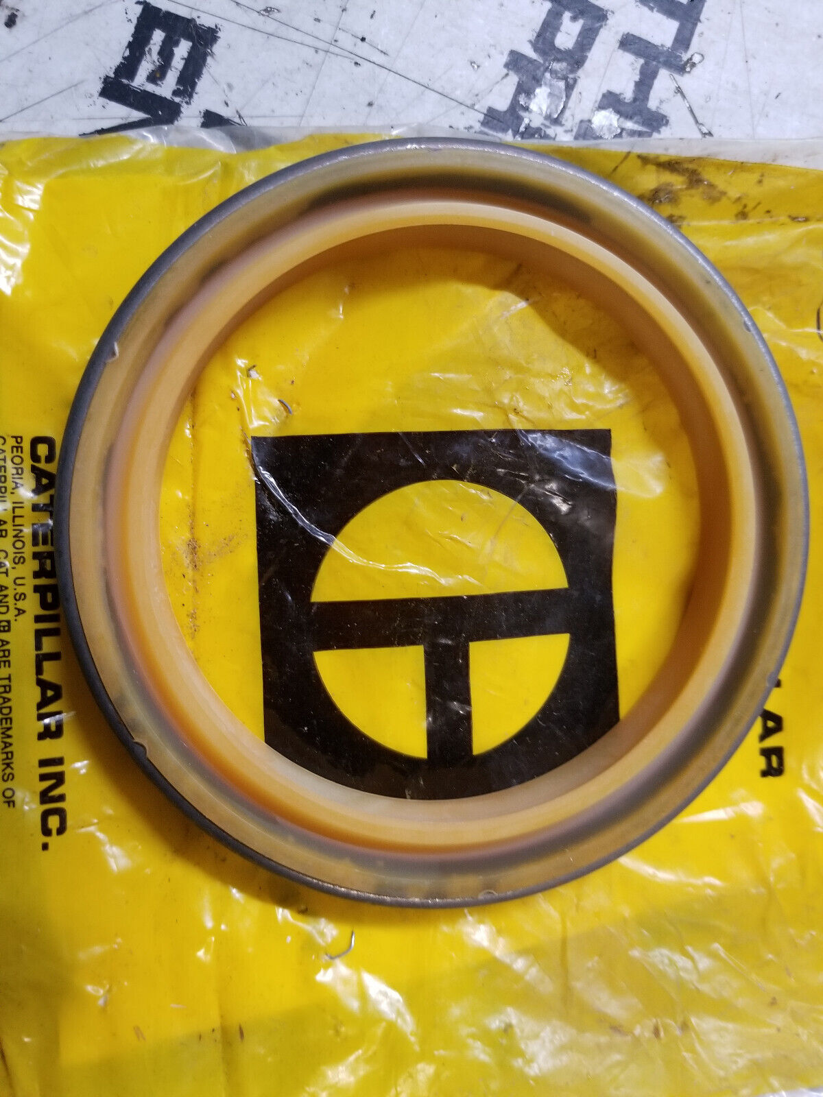 8C-9135 WIPER SEAL 8C9135