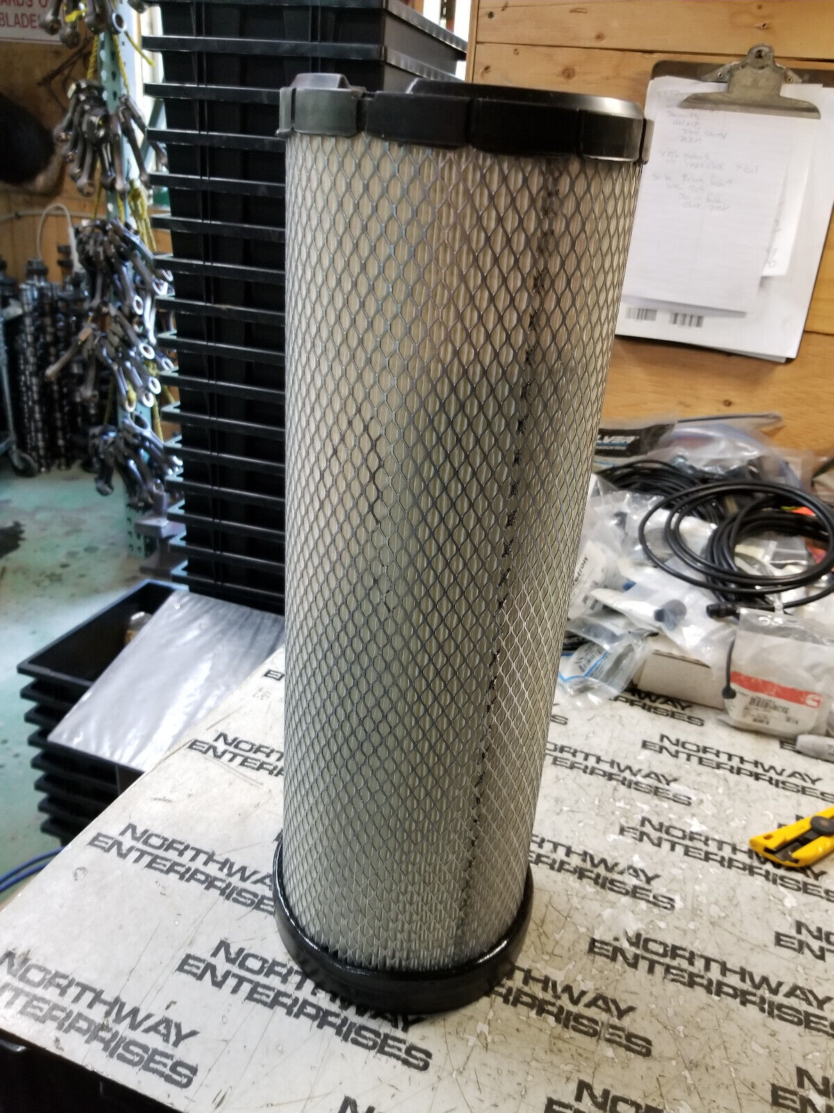 JOHN DEERE AIR FILTER TT220747