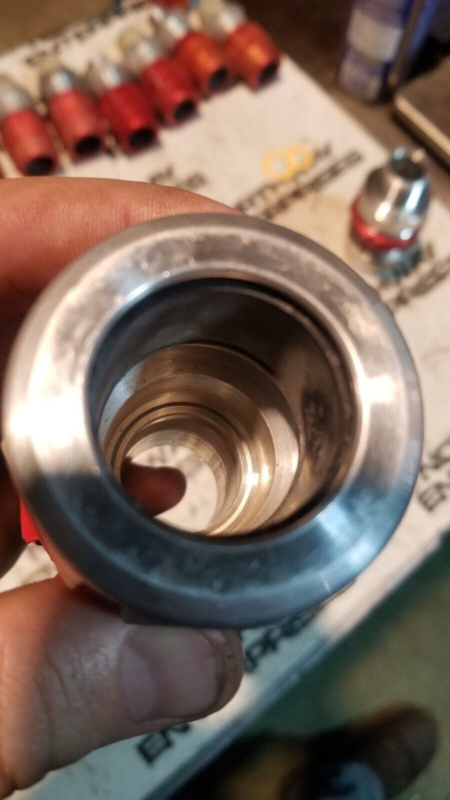 Thomas & Betts  STX100-468 1" CABLE FITTING